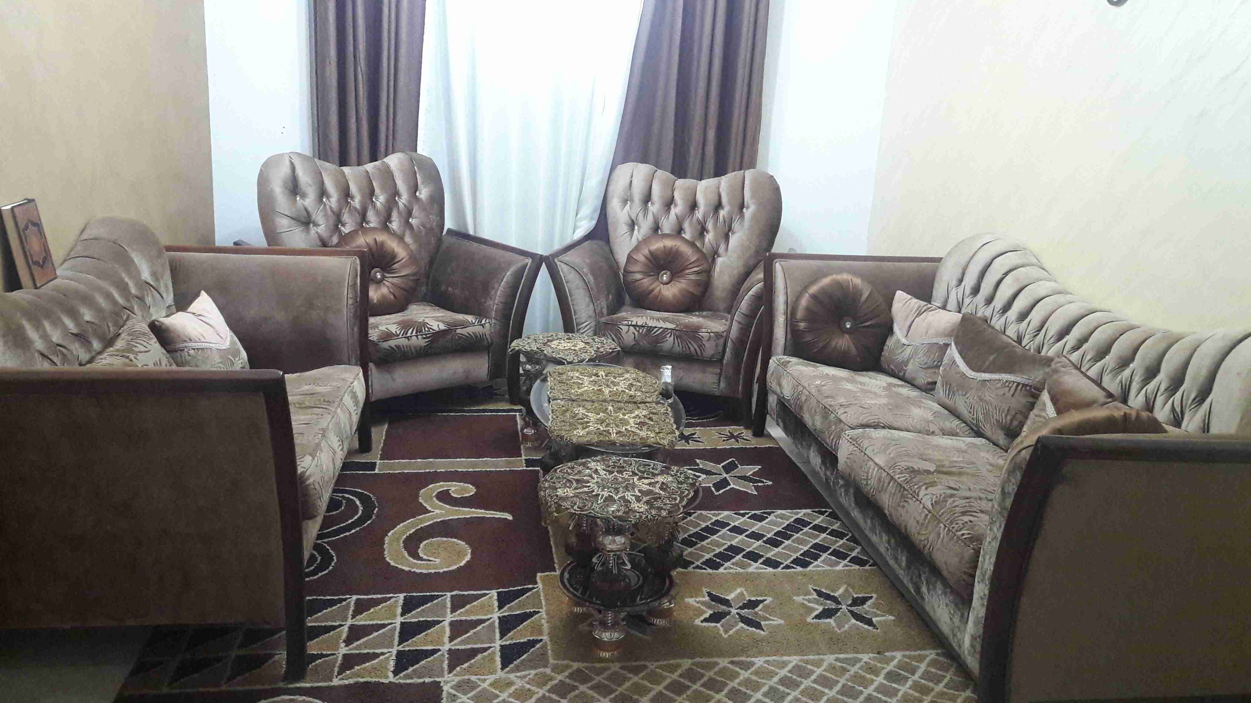 طقم كنب                                            


	 				لا تنسَ أنك شاهدت هذا الإعلان في عنكبوت            
	 				
                                طقم كنب 7 مقاعد زان مصري مع برداي 3 قطع مع تر...