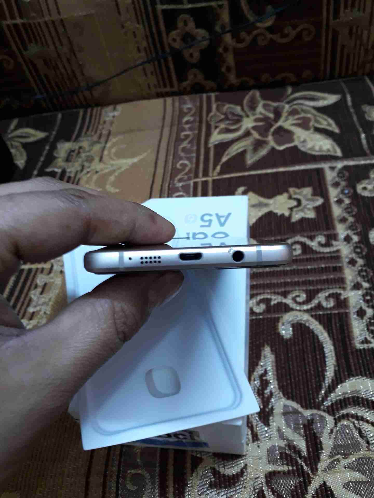 a5 بصمه 16جيجا
لا تنسَ أنك شاهدت هذا الإعلان في عنكبوت
بحالة الجديد بس يو جد شعر من الخلف...