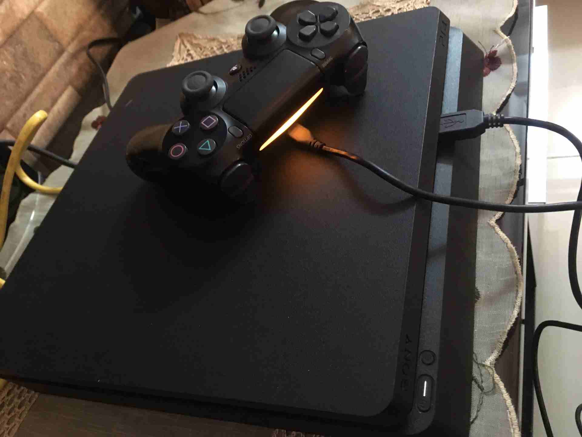 اجهزة PS4 للبيع بسعر مغري جداً
لا تنسَ أنك شاهدت هذا الإعلان في عنكبوت
PS4 Slim 500GB
مع كامل...