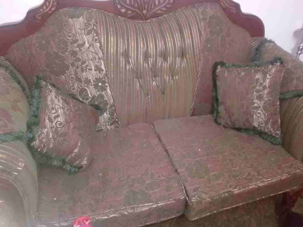 كنب مع طاوله شاشه بحاله وكاله
لا تنسَ أنك شاهدت هذا الإعلان في عنكبوت
طاولة شاشه بحاله وكاله كنب...
