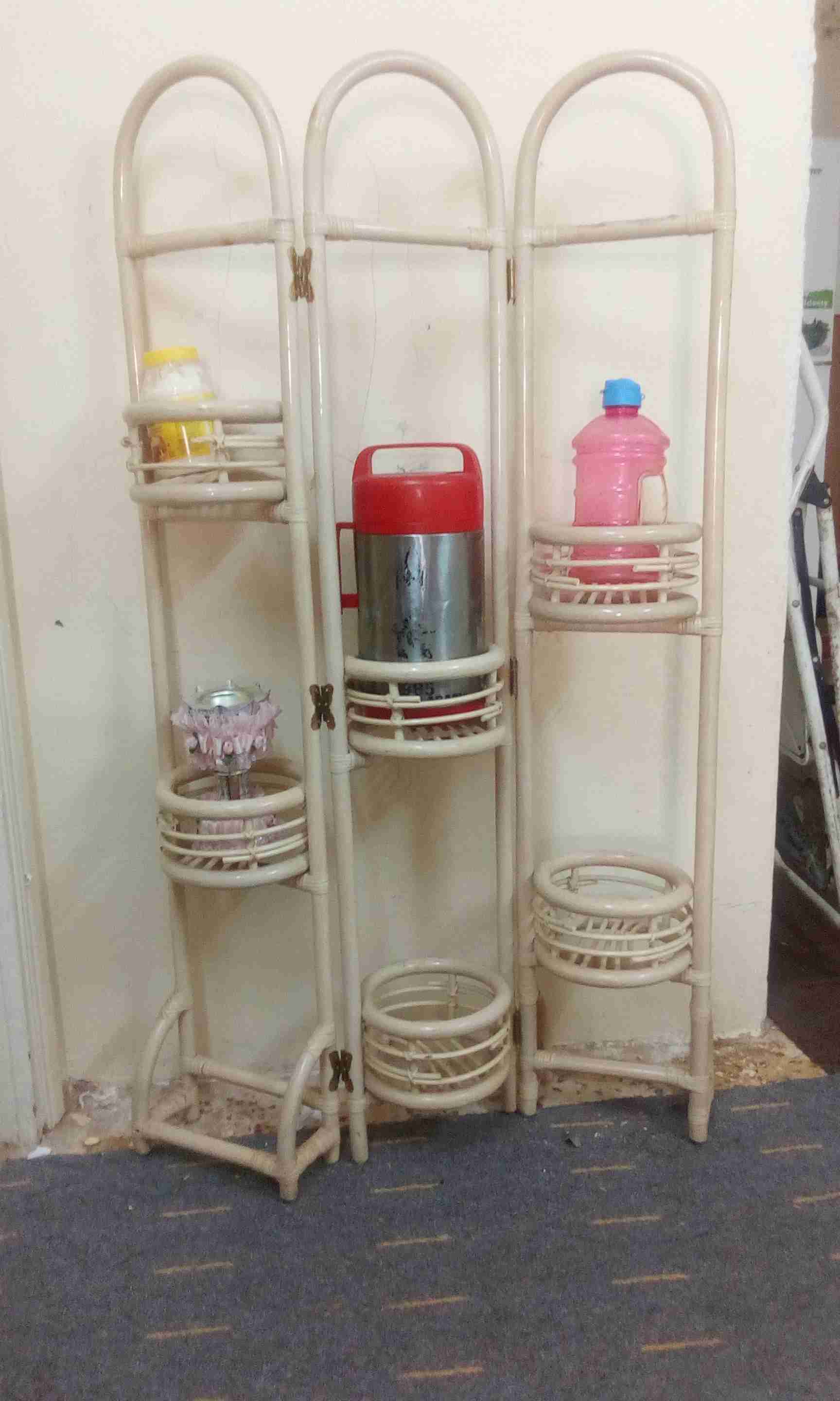 رفوف جميل متعدد الإستعمال ، قابل للطي أيضا،                                            


	 				لا تنسَ أنك شاهدت هذا الإعلان في عنكبوت            
	 				
                                رفوف العش...