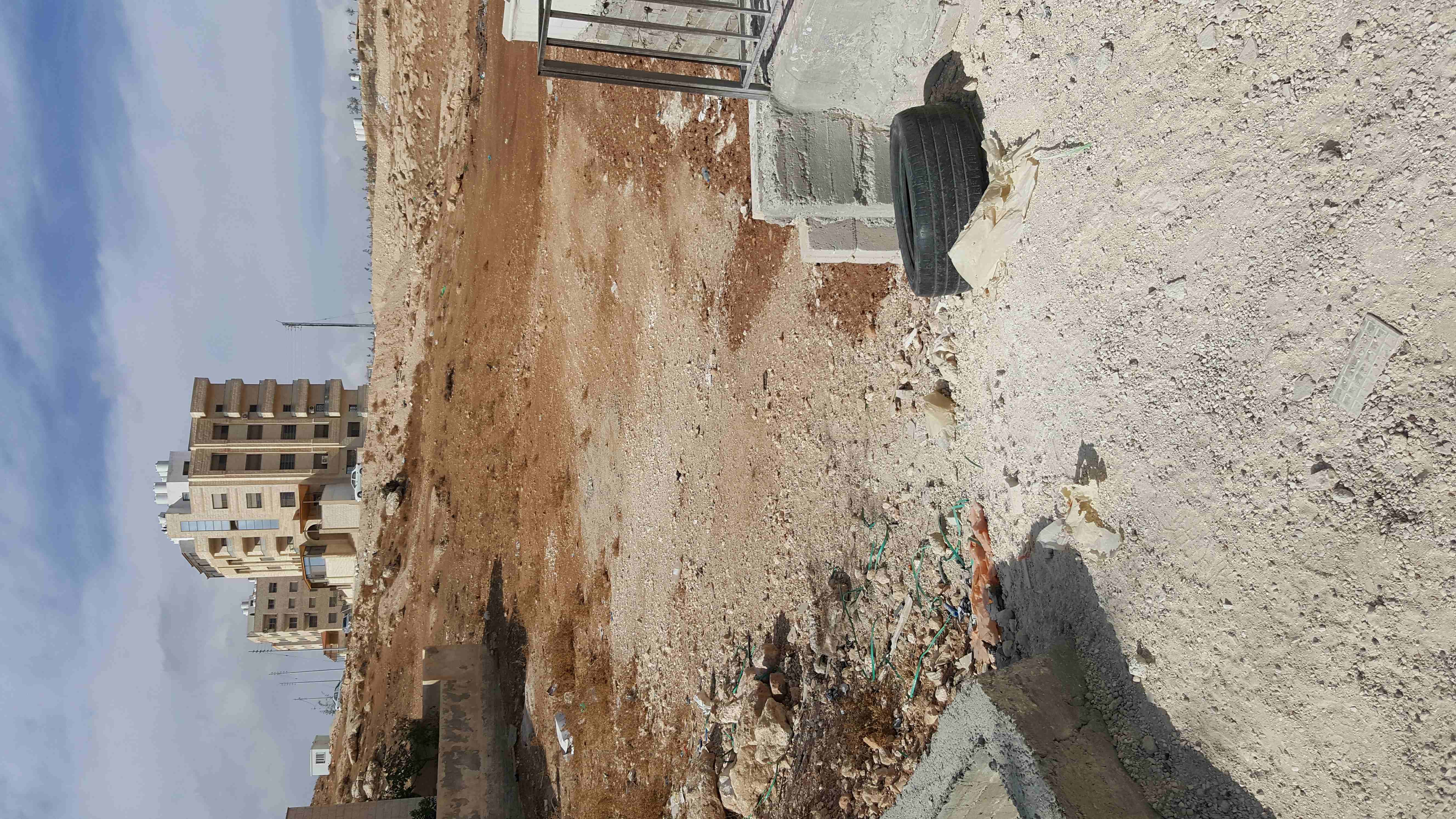 قطعة ارض على شارعين للبيع من المالك في طبربور المياله قرب الجامعه الاسلاميه.
لا تنسَ أنك شاهدت هذا الإعلان في عنكبوت...