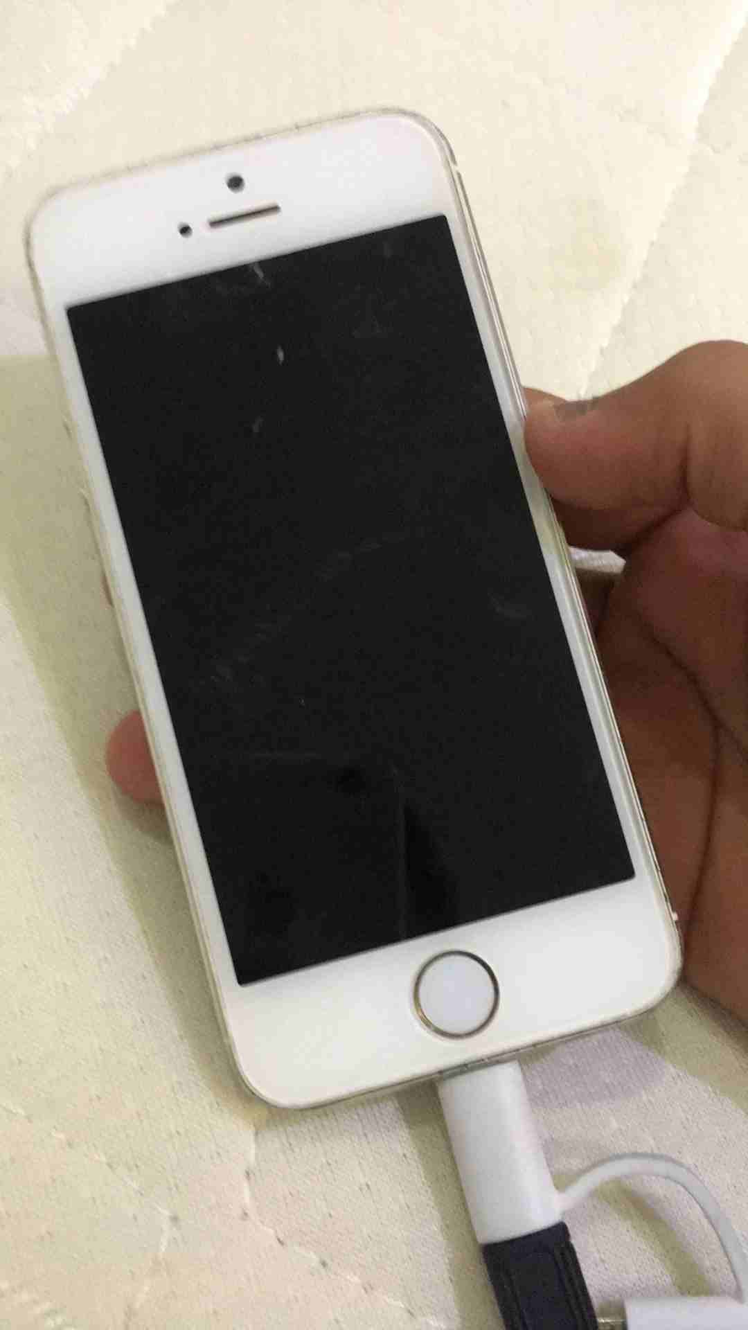 ايفون 5s نضيف
لا تنسَ أنك شاهدت هذا الإعلان في عنكبوت
اي كلاود مقفل
الجوال نضيف...