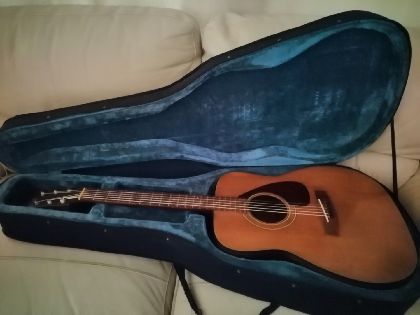 ياماها جيتار اكوستيك Guitar Yamaha Acoustic 1970                                            


	 				لا تنسَ أنك شاهدت هذا الإعلان في عنكبوت            
	 				
                                جيتا...