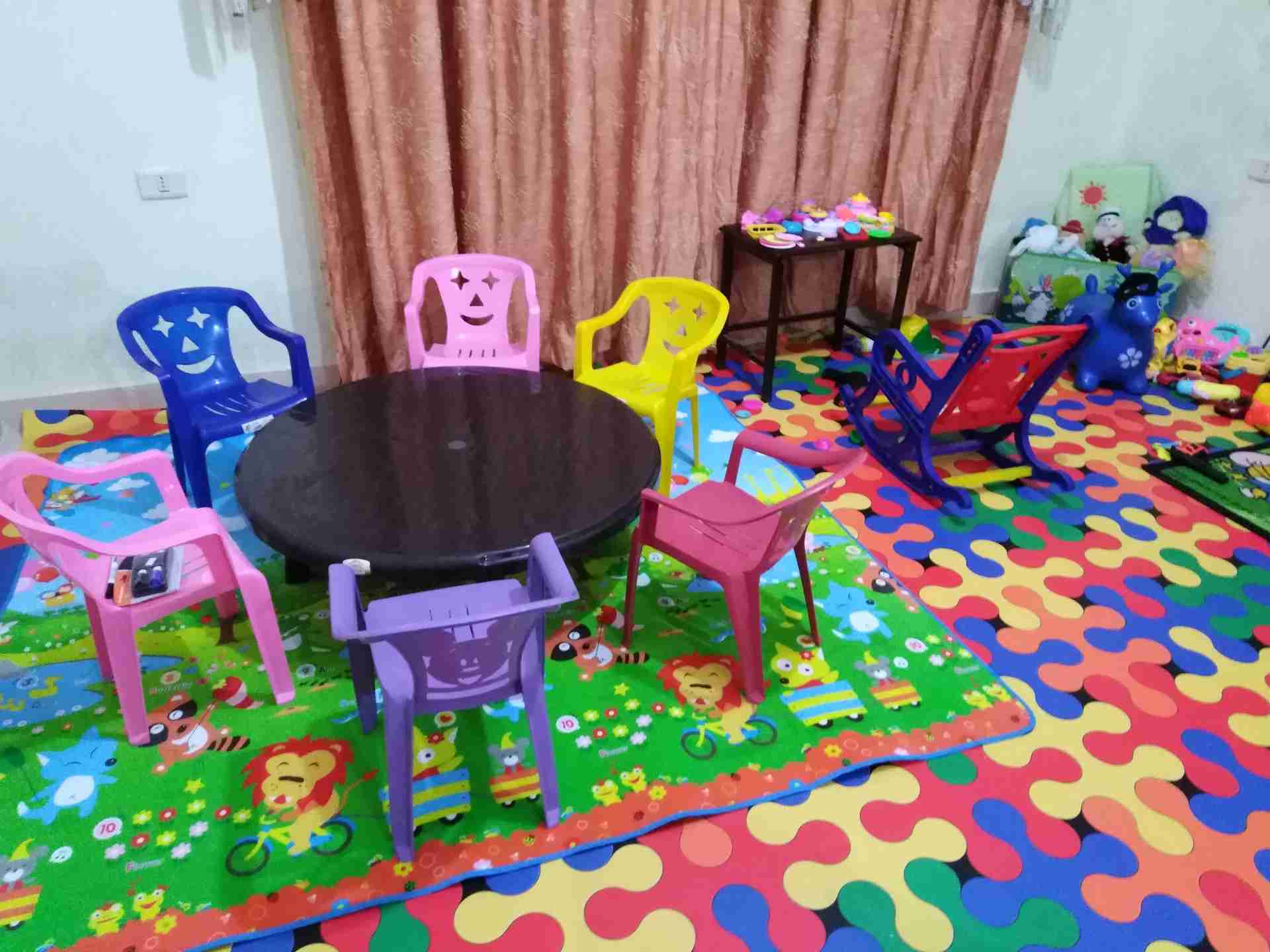 حضانه منزليه
لا تنسَ أنك شاهدت هذا الإعلان في عنكبوت
لكل أم عاملة تريد ترك طفلها في مكان صحي...
