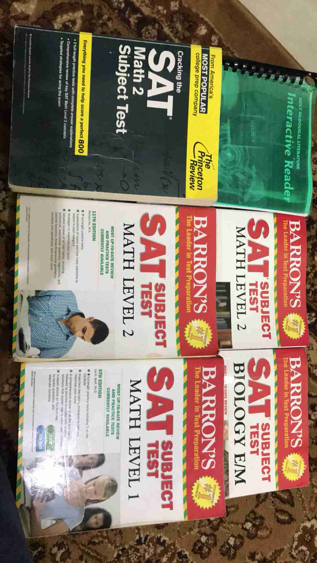 كتب سات (بارونز)                                            


	 				لا تنسَ أنك شاهدت هذا الإعلان في عنكبوت            
	 				
                                كتاب M1,M2,biology
كتاب literature م...