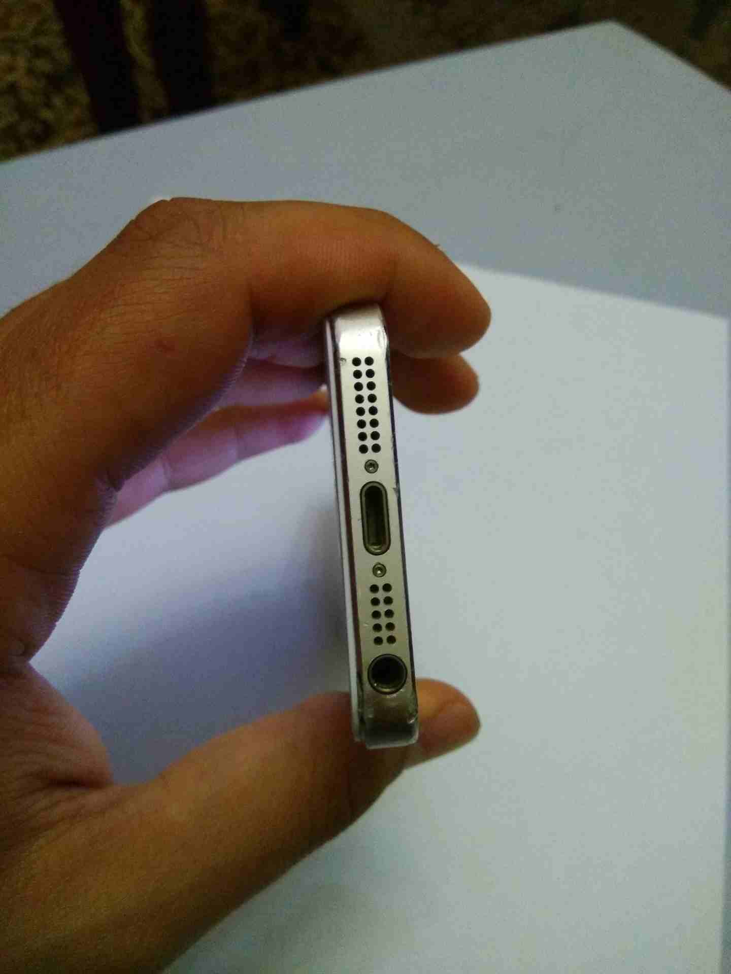 جهازين ايفون 5s iphone
لا تنسَ أنك شاهدت هذا الإعلان في عنكبوت
واحد لون سلفر وواحد لون ذهبي
الثن...
