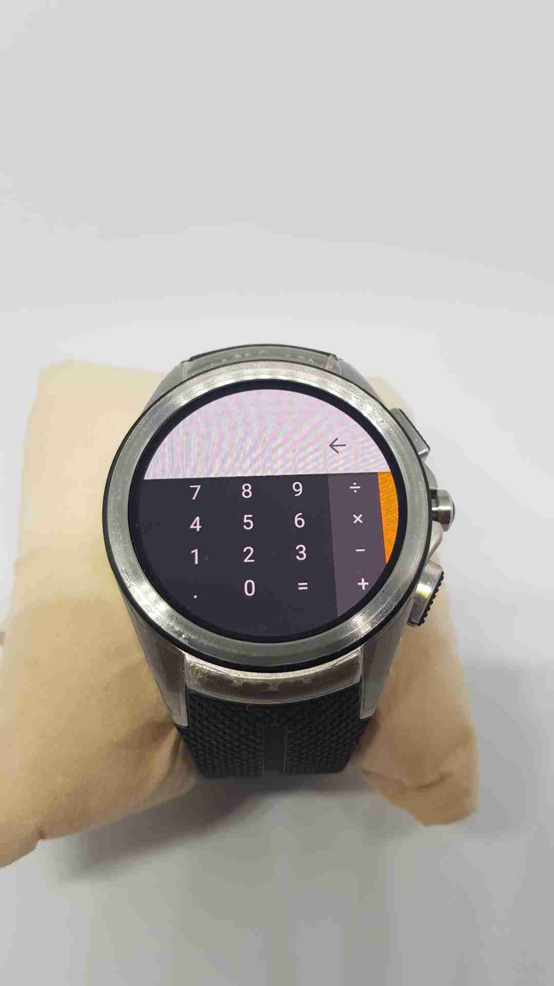 LG URBANE 2 SMART WATCH
display unit
لا تنسَ أنك شاهدت هذا الإعلان في عنكبوت
LG URBANE 2 SMA...