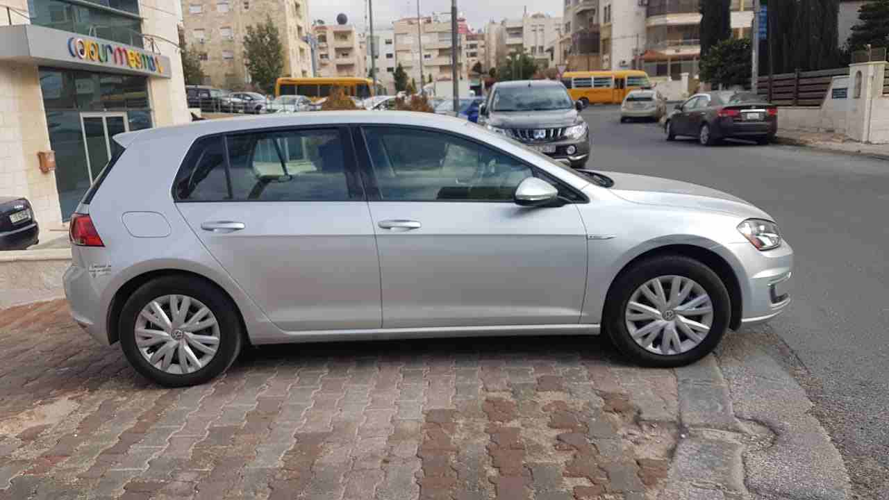 VOLKSWAGEN E-GOLF 2015 SILVER
لا تنسَ أنك شاهدت هذا الإعلان في عنكبوت
2015 جولف كهرباء E Golf SE...