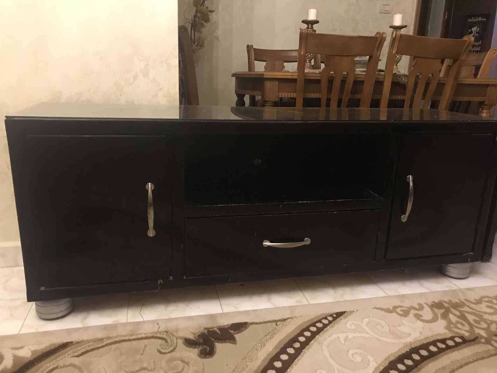 طاولة تلفزيون للبيع                                            


	 				لا تنسَ أنك شاهدت هذا الإعلان في عنكبوت            
	 				
                                طاولة تلفزيون للبيع لون بني داكن...