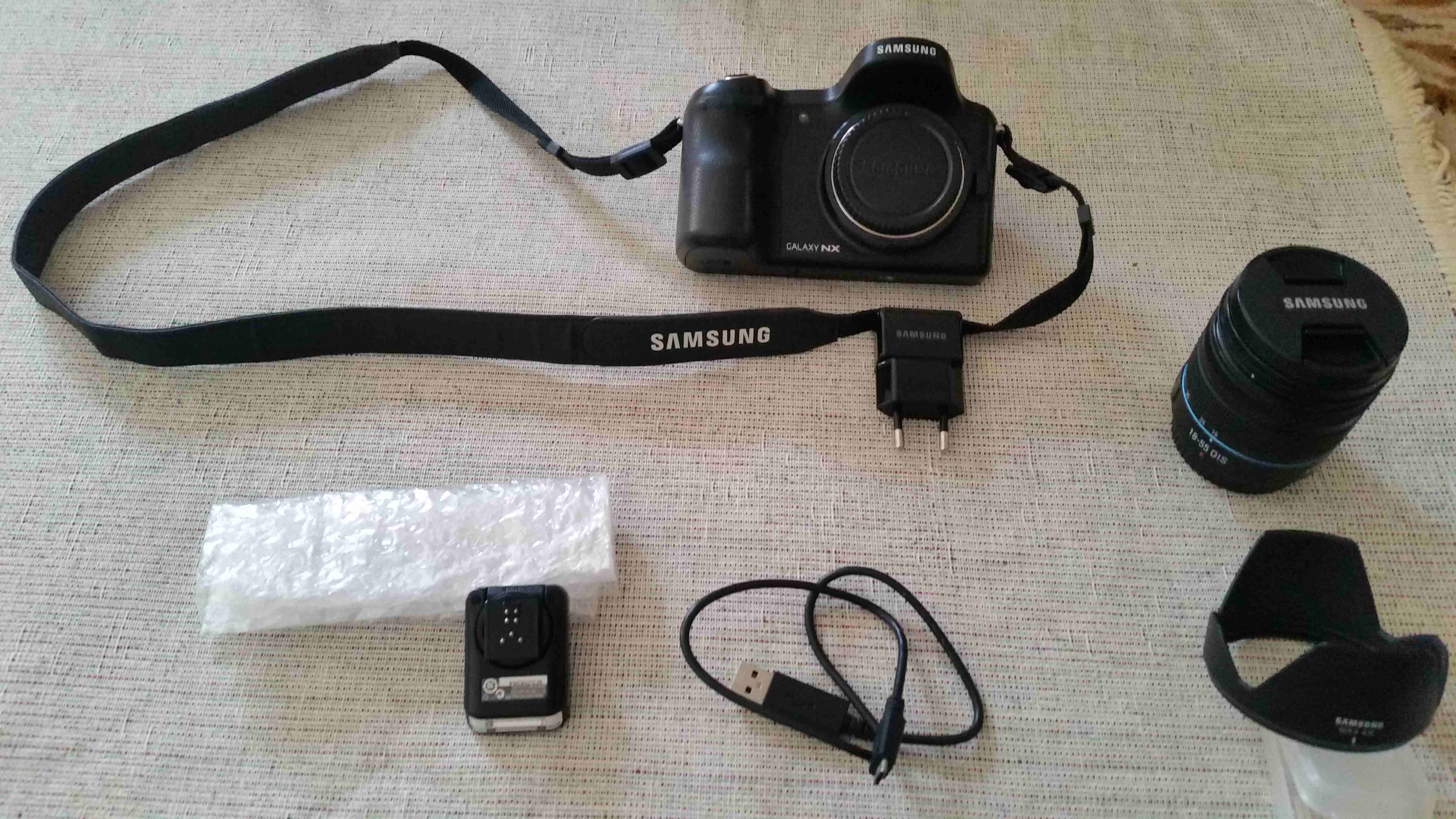 Samsung Galaxy NX-GN100 (Smart professional Camera)
لا تنسَ أنك شاهدت هذا الإعلان في عنكبوت
Samsu...