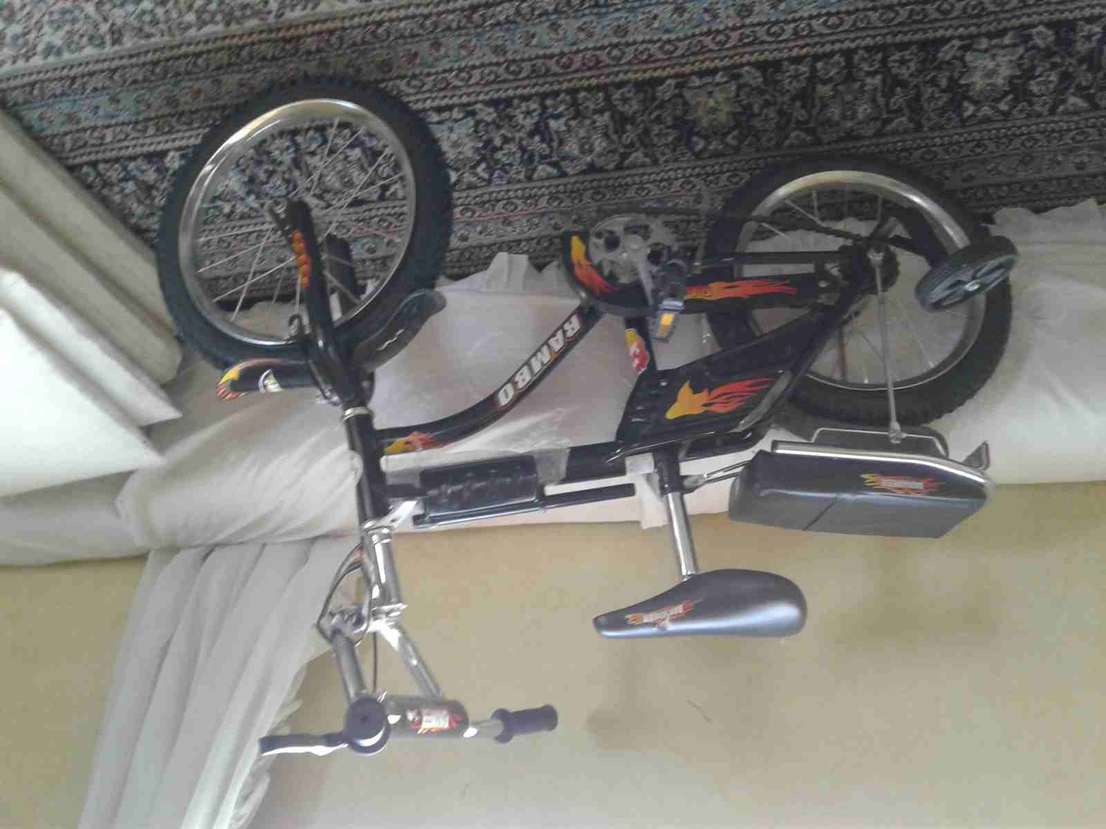 دراجه ا                                            


	 				لا تنسَ أنك شاهدت هذا الإعلان في عنكبوت            
	 				
                            دراجه بحال جيد                        

	 			--...
