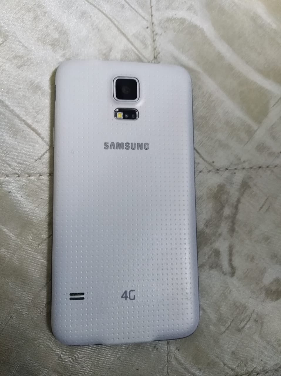 جلكسي s5                                            


	 				لا تنسَ أنك شاهدت هذا الإعلان في عنكبوت            
	 				
                                نظيف                            

	 			---...