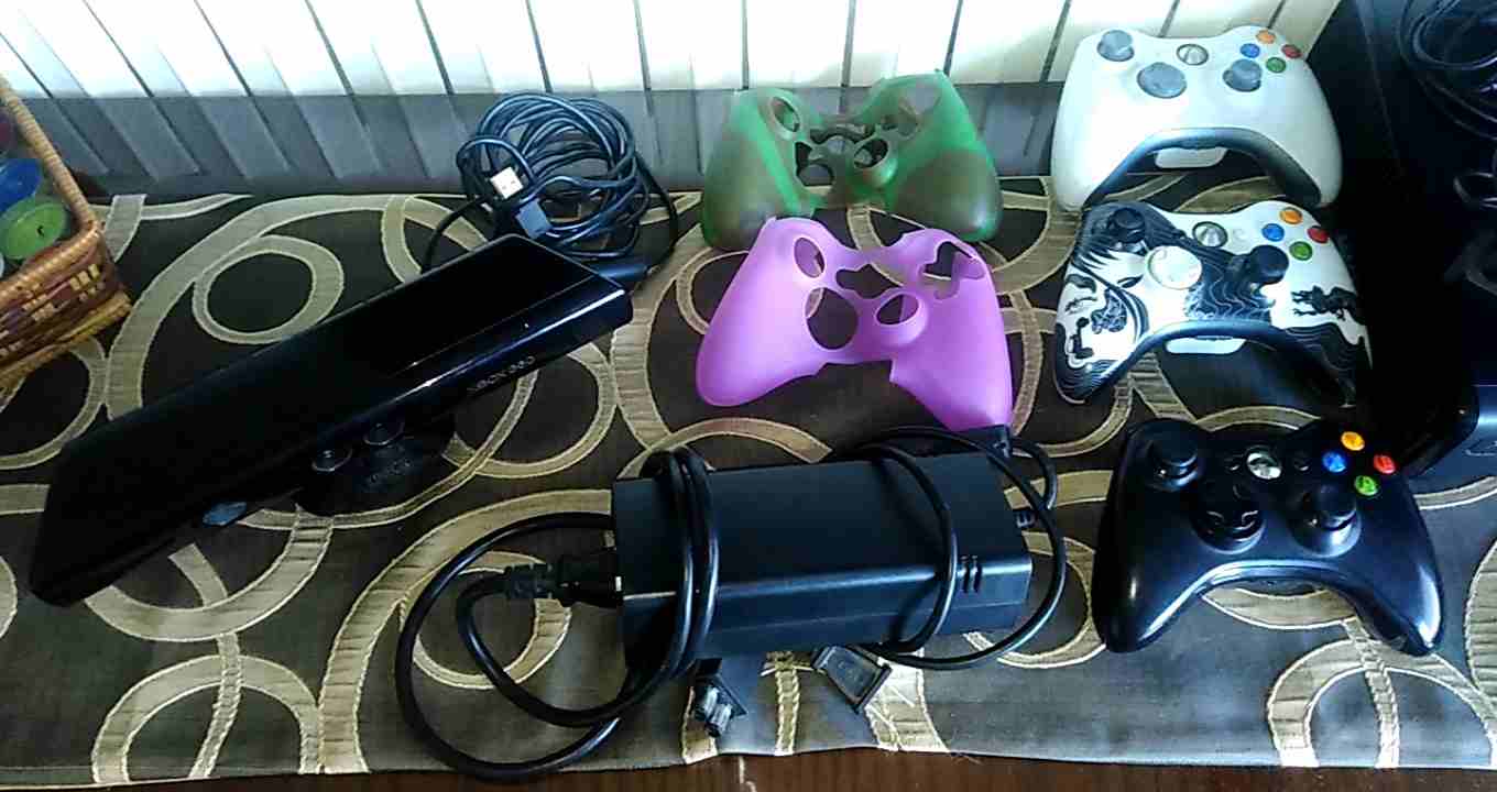 xbox 360 used
لا تنسَ أنك شاهدت هذا الإعلان في عنكبوت
Xbox 360 used with all the cables
3 control...