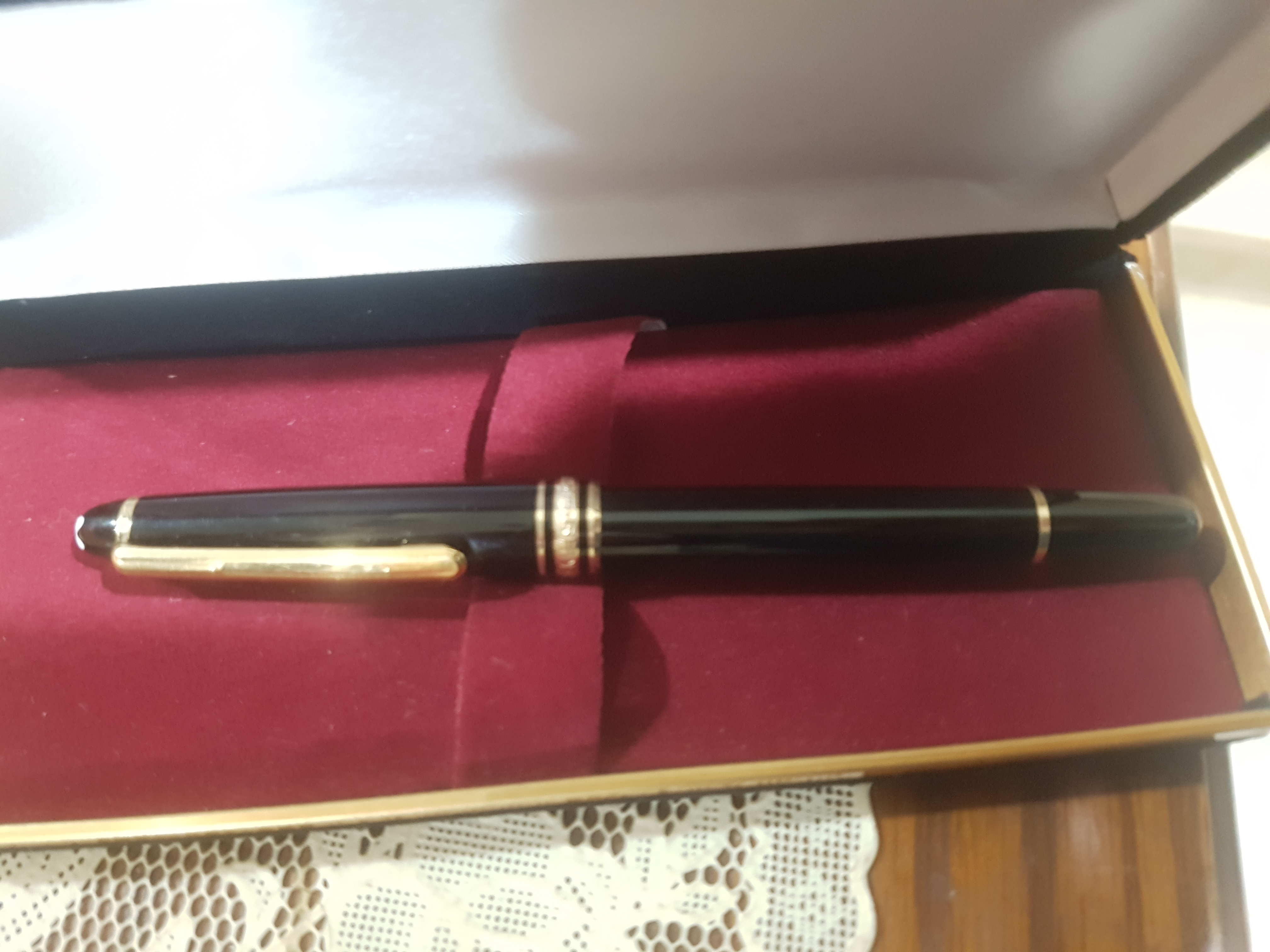 Mont Blanc Black                                            


	 				لا تنسَ أنك شاهدت هذا الإعلان في عنكبوت            
	 				
                                Mont Blanc 
Original price 250 jd...