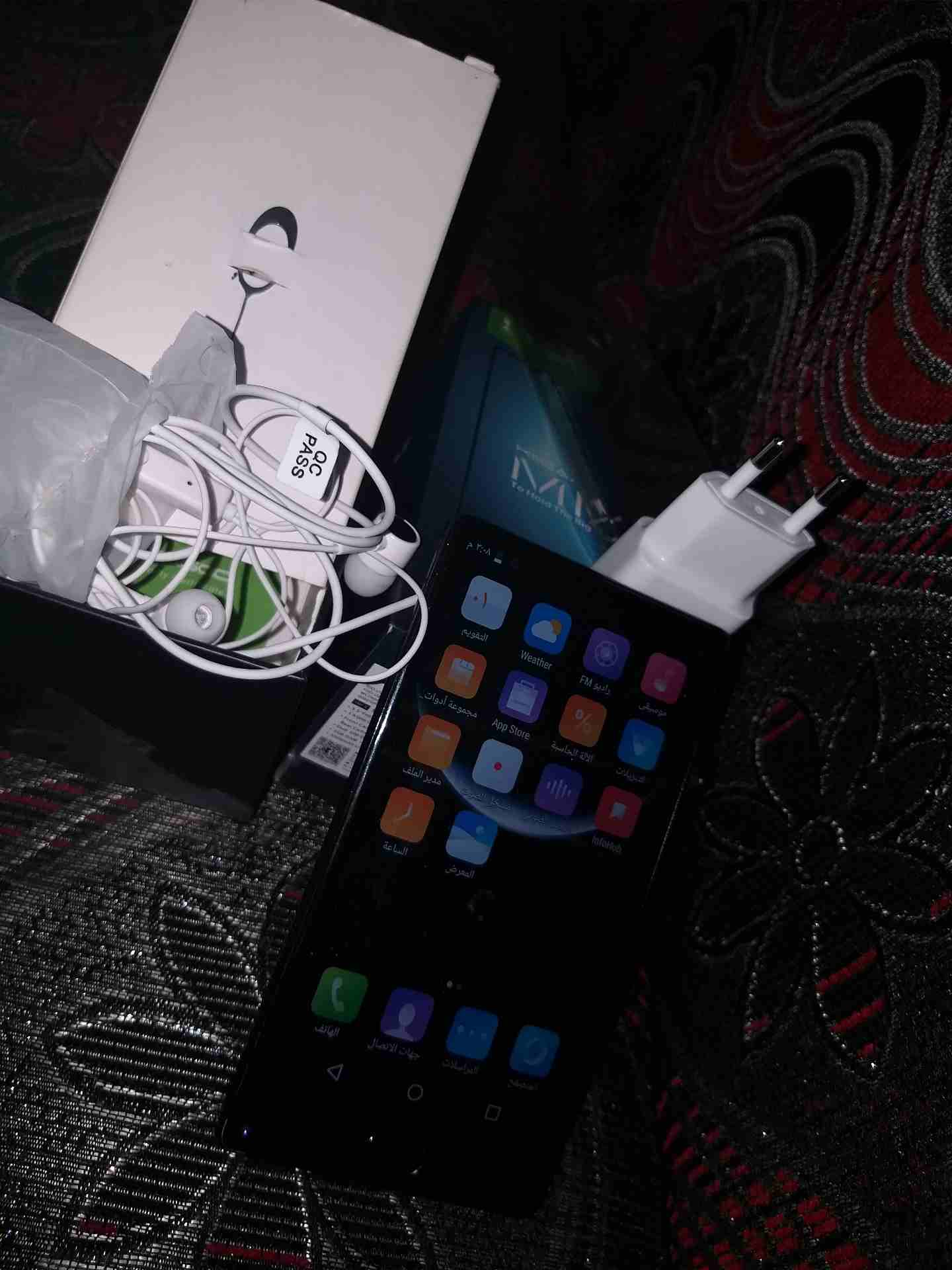LEAGOO MIX (32G) (4g)
لا تنسَ أنك شاهدت هذا الإعلان في عنكبوت
جهاز ليجو ميكس بدون حواف
32 جيجا...