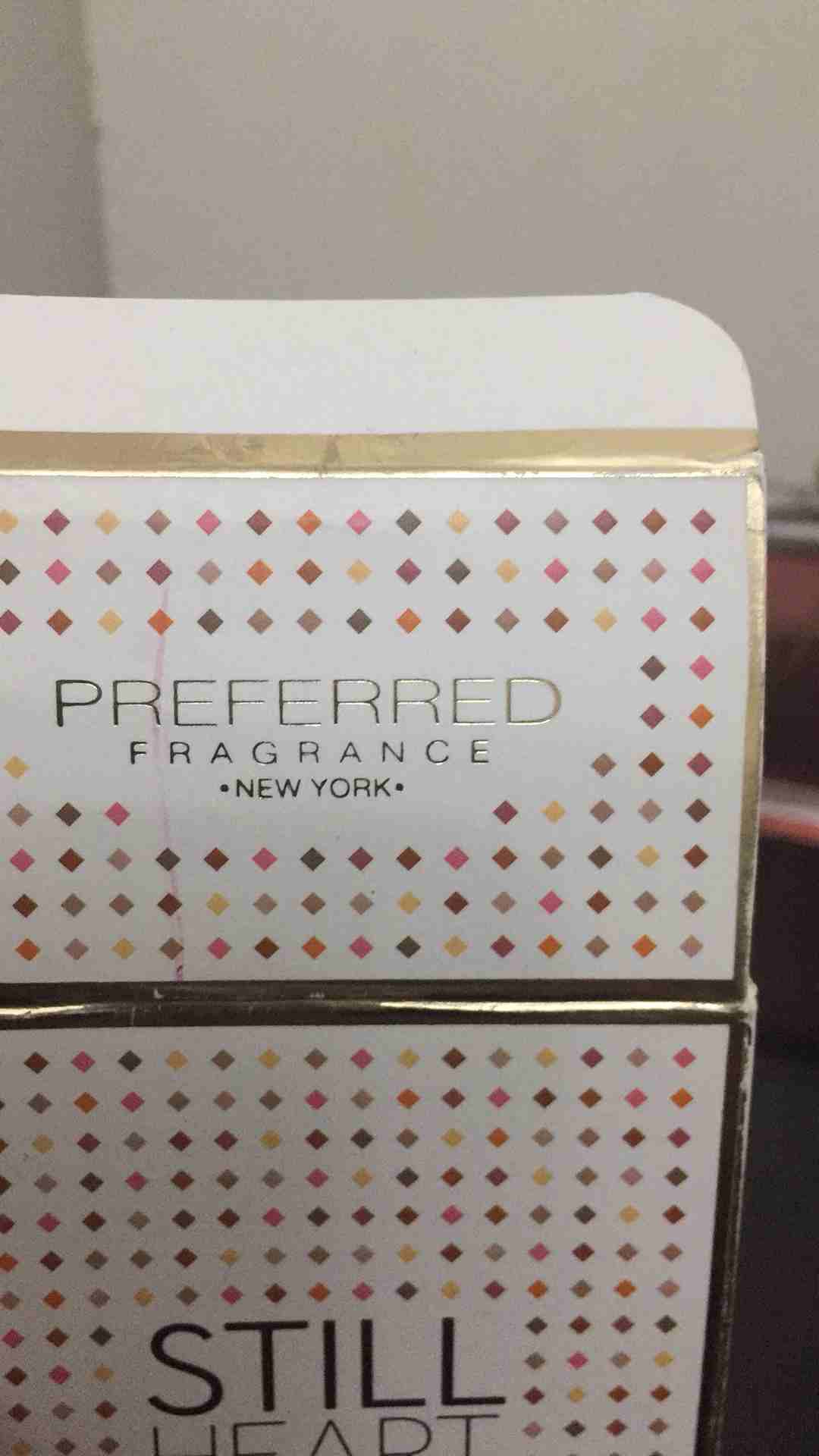 عطر STILL من امريكا
لا تنسَ أنك شاهدت هذا الإعلان في عنكبوت
رائحته جدا مميزه...