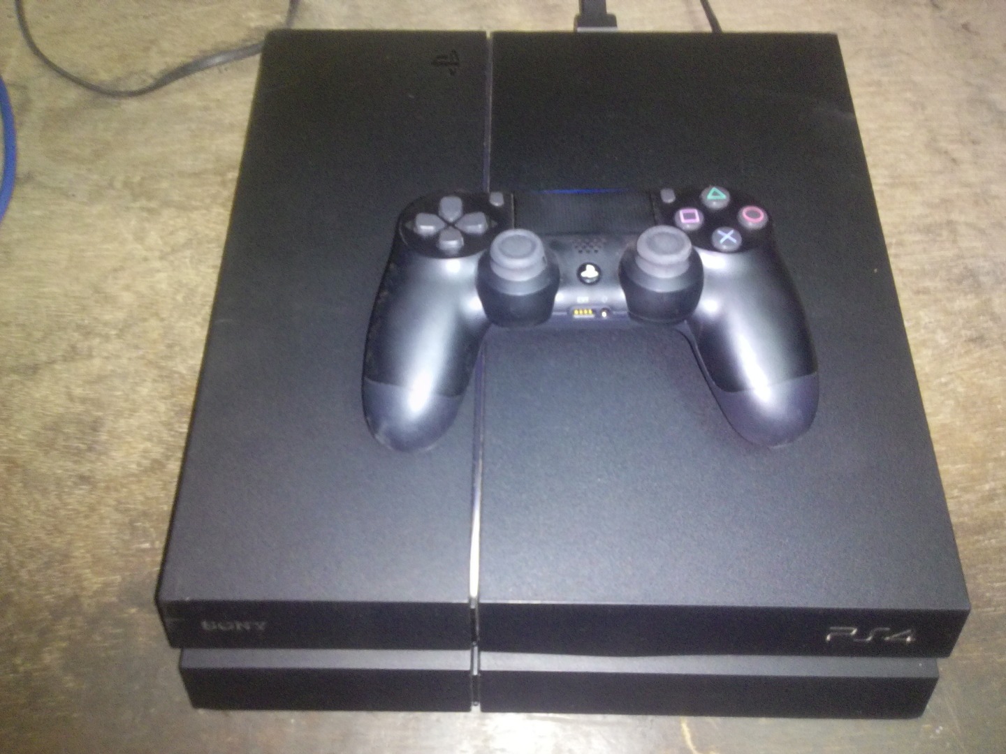 جهاز بلاى ستيشن ps4 هارد 500 جيجا بحالة ممتازه كالجديد                                            


	 				لا تنسَ أنك شاهدت هذا الإعلان في عنكبوت...