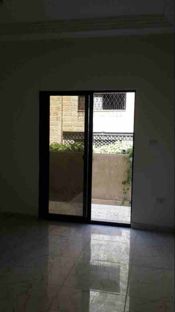 شقه ارضيه مع حديقه واسعه للبيع مساحه 130م في شارع عبدالله غوشه
لا تنسَ أنك شاهدت هذا الإعلان في عنكبوت...