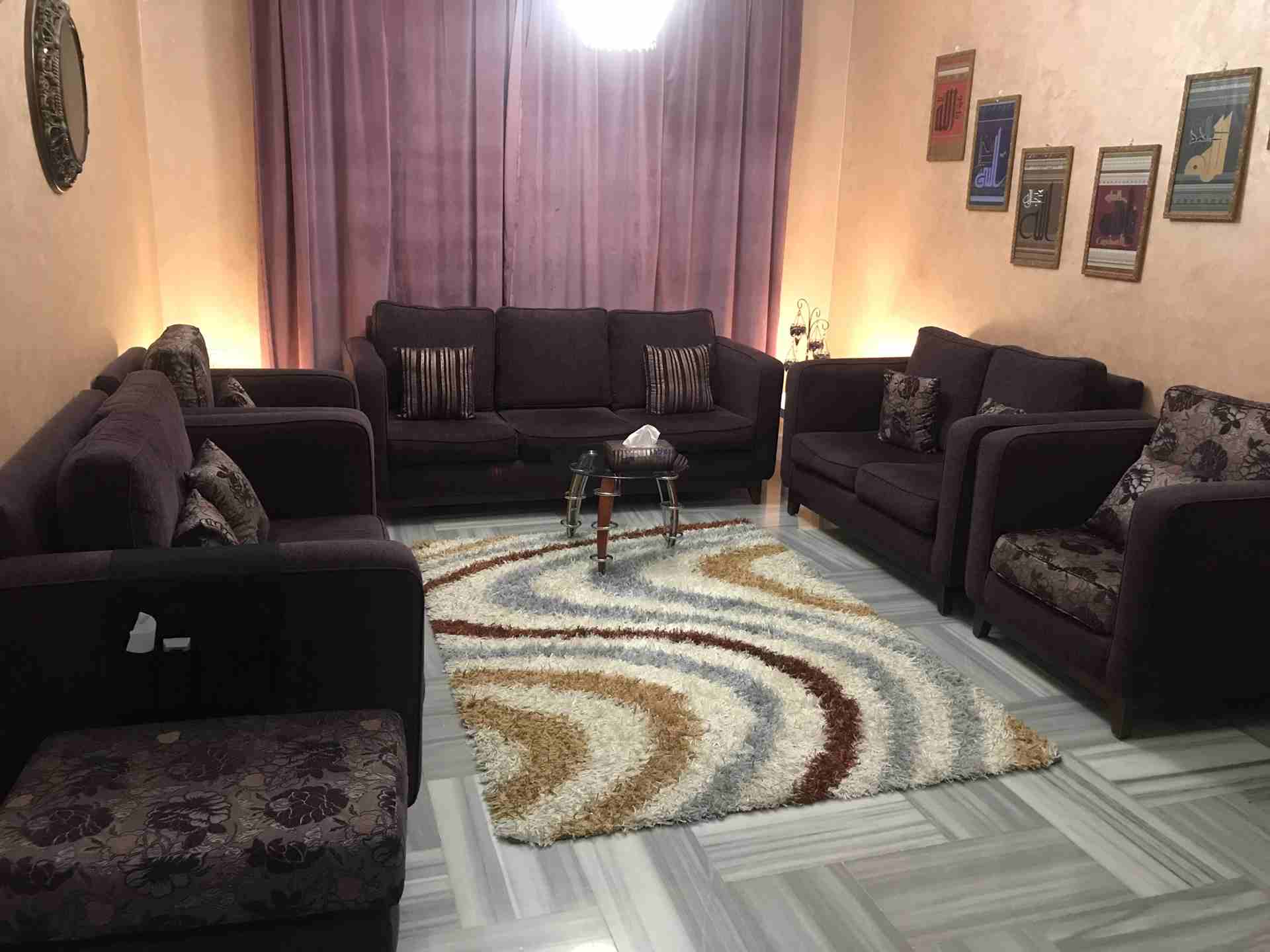 كنب 9 مقاعد وبفه                                            


	 				لا تنسَ أنك شاهدت هذا الإعلان في عنكبوت            
	 				
                            كنب 9 مقاعد بحاله جيده خشب مش تجاري مع ب...