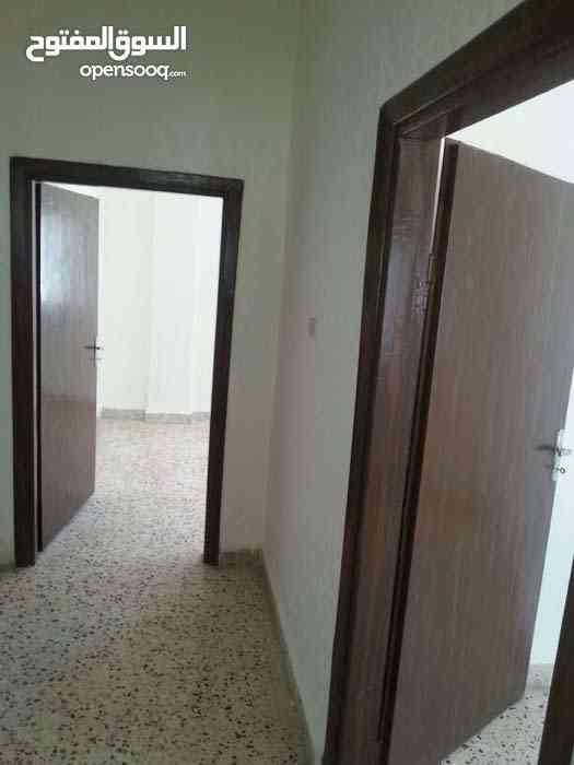 شقة طابق اول للايجار جبل النصر حي الخلايلة
لا تنسَ أنك شاهدت هذا الإعلان في عنكبوت
بسم الله ا...