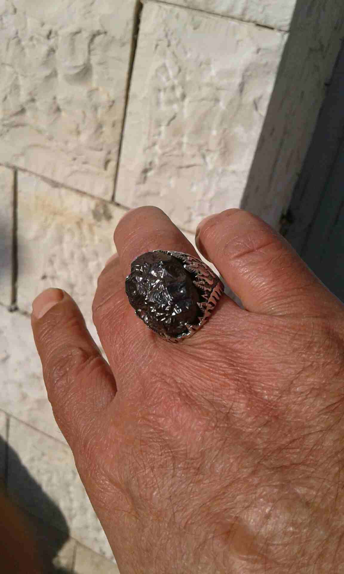 خاتم من الفضة بحجر هبهاب او نيزك..
لا تنسَ أنك شاهدت هذا الإعلان في عنكبوت
لطفا للجادين تلفون 079...