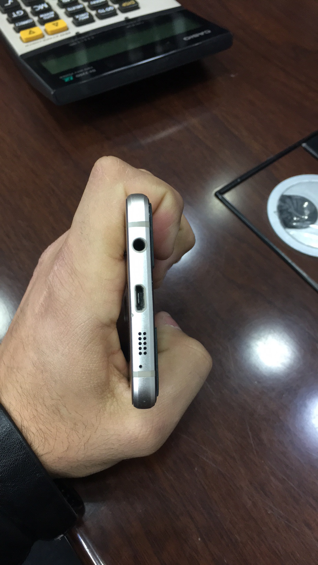 samsung. A3 2016
لا تنسَ أنك شاهدت هذا الإعلان في عنكبوت
الجهاز وكااله جديد ولا خدش ما بتفرقو...