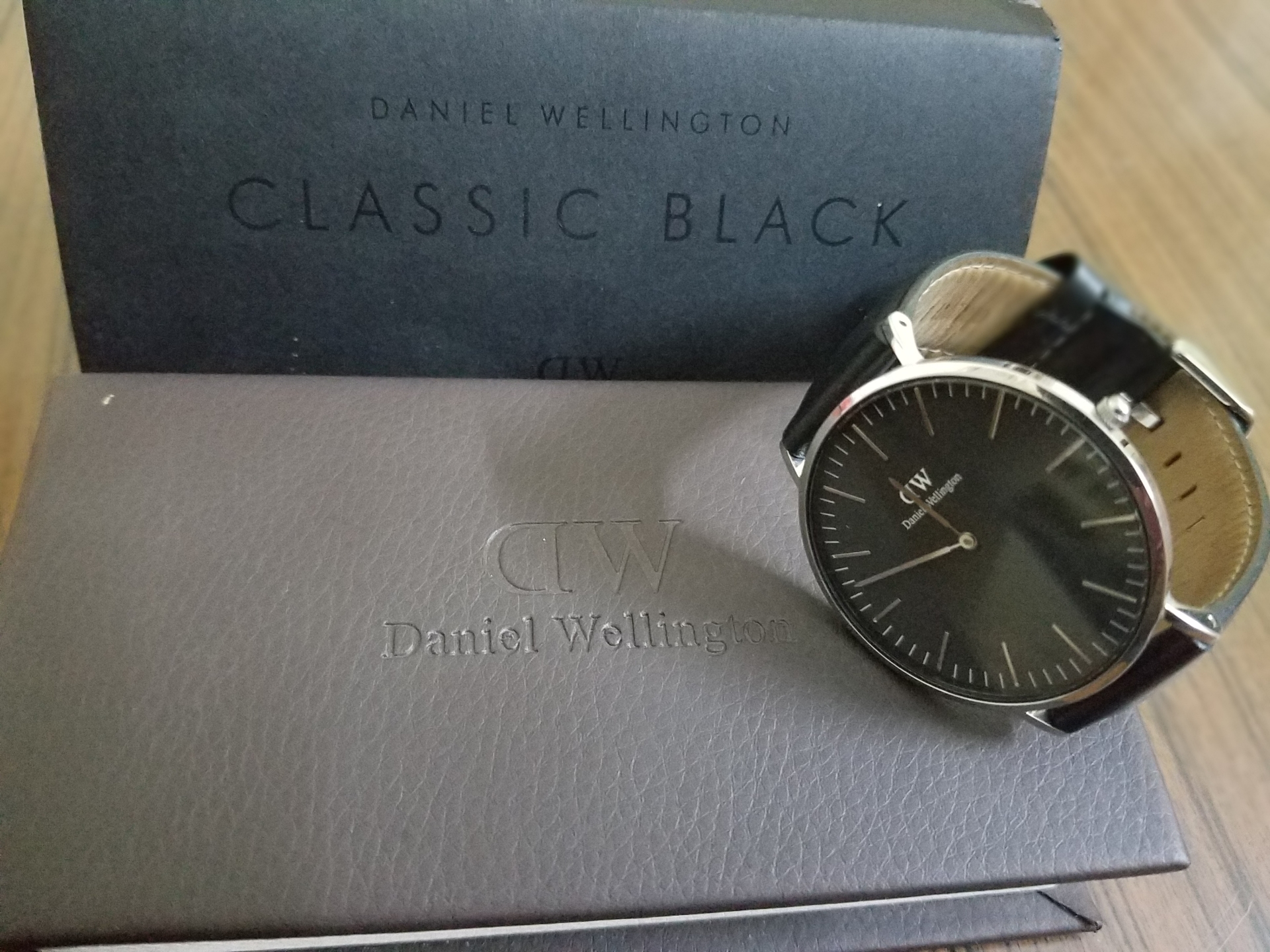 ساعة Daniel wellington                                            


	 				لا تنسَ أنك شاهدت هذا الإعلان في عنكبوت            
	 				
                                ساعة  Daniel Wellington  اصليه...