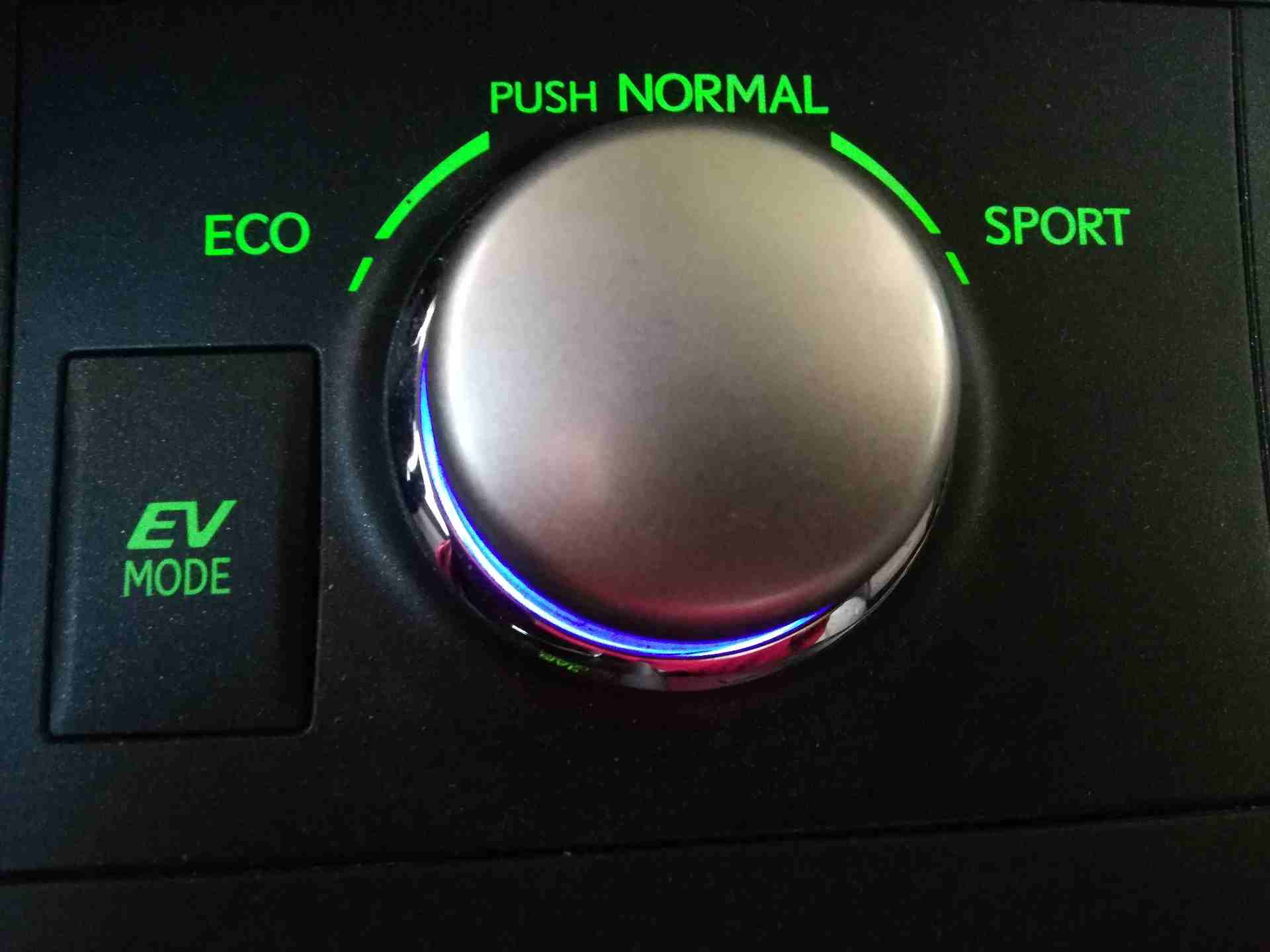 Lexus CT200h فحص كامل
لا تنسَ أنك شاهدت هذا الإعلان في عنكبوت
لكزس سي تي موديل 2012 فل الفل ما عد...