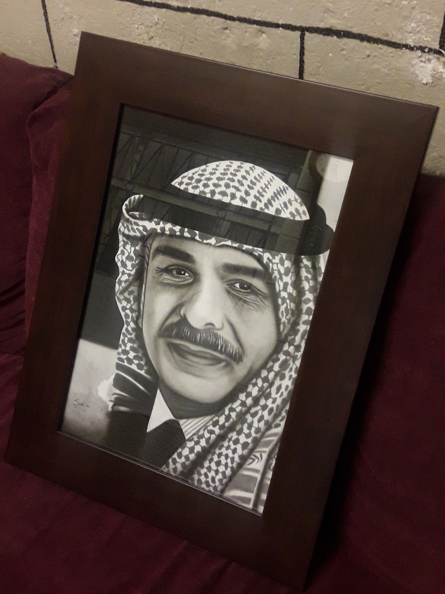 رسم شخصيات بالفحم
لا تنسَ أنك شاهدت هذا الإعلان في عنكبوت
ارسم صورتك بالفحم او صورة شخص عزيز...