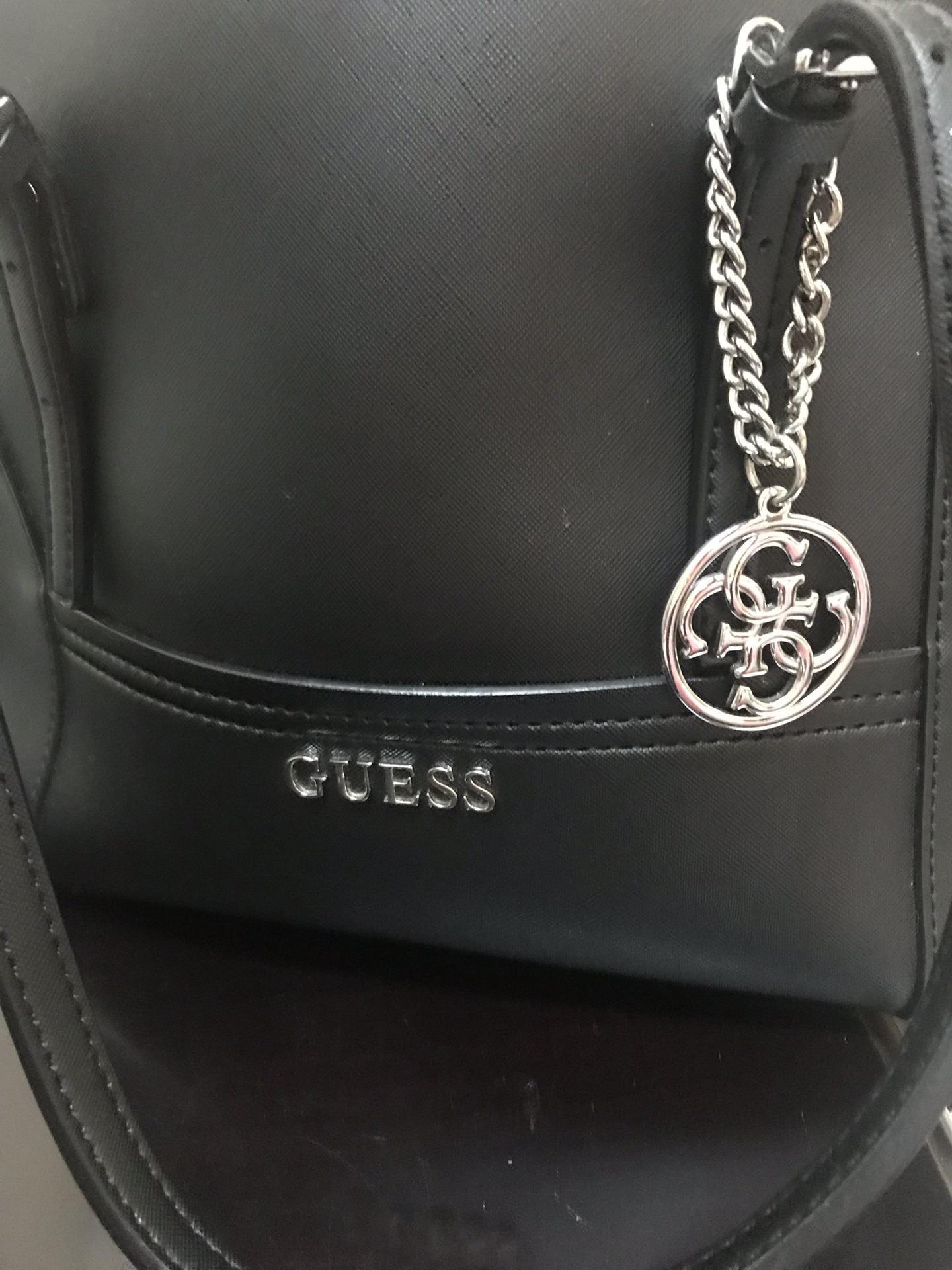حقيبة يد ماركة GUESS الأصلية  للبيع                                            


	 				لا تنسَ أنك شاهدت هذا الإعلان في عنكبوت            
	 				
                                حقيبة يد ماركة GU...