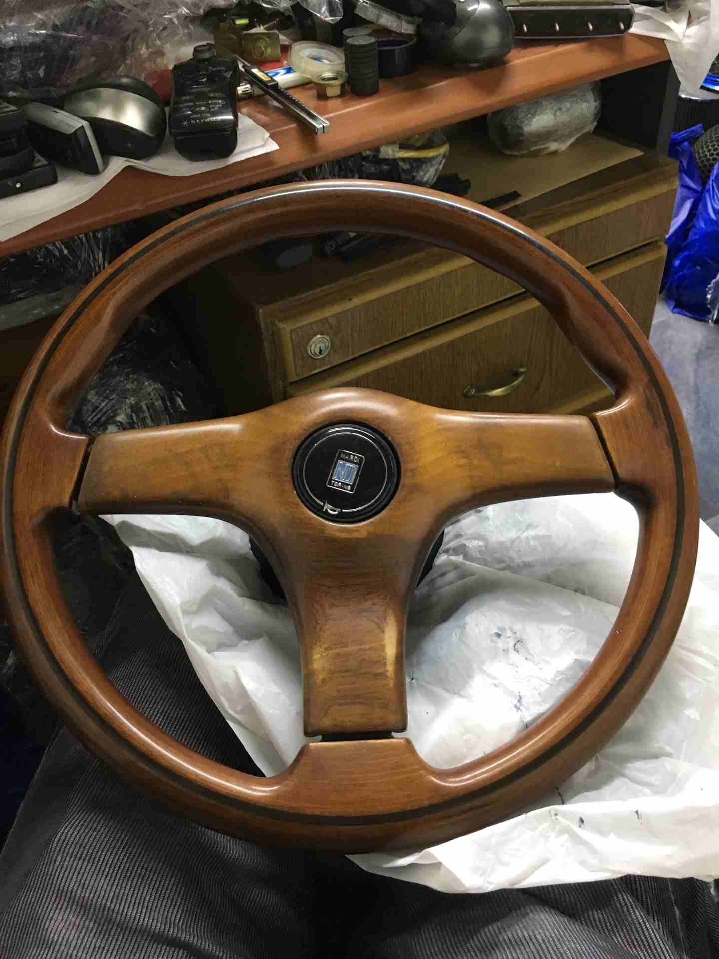 ستيرنج Nardi خشب جوز مميز جدا بحالة الوكالة مع بوكس أصلي
لا تنسَ أنك شاهدت هذا الإعلان في عنكبوت...