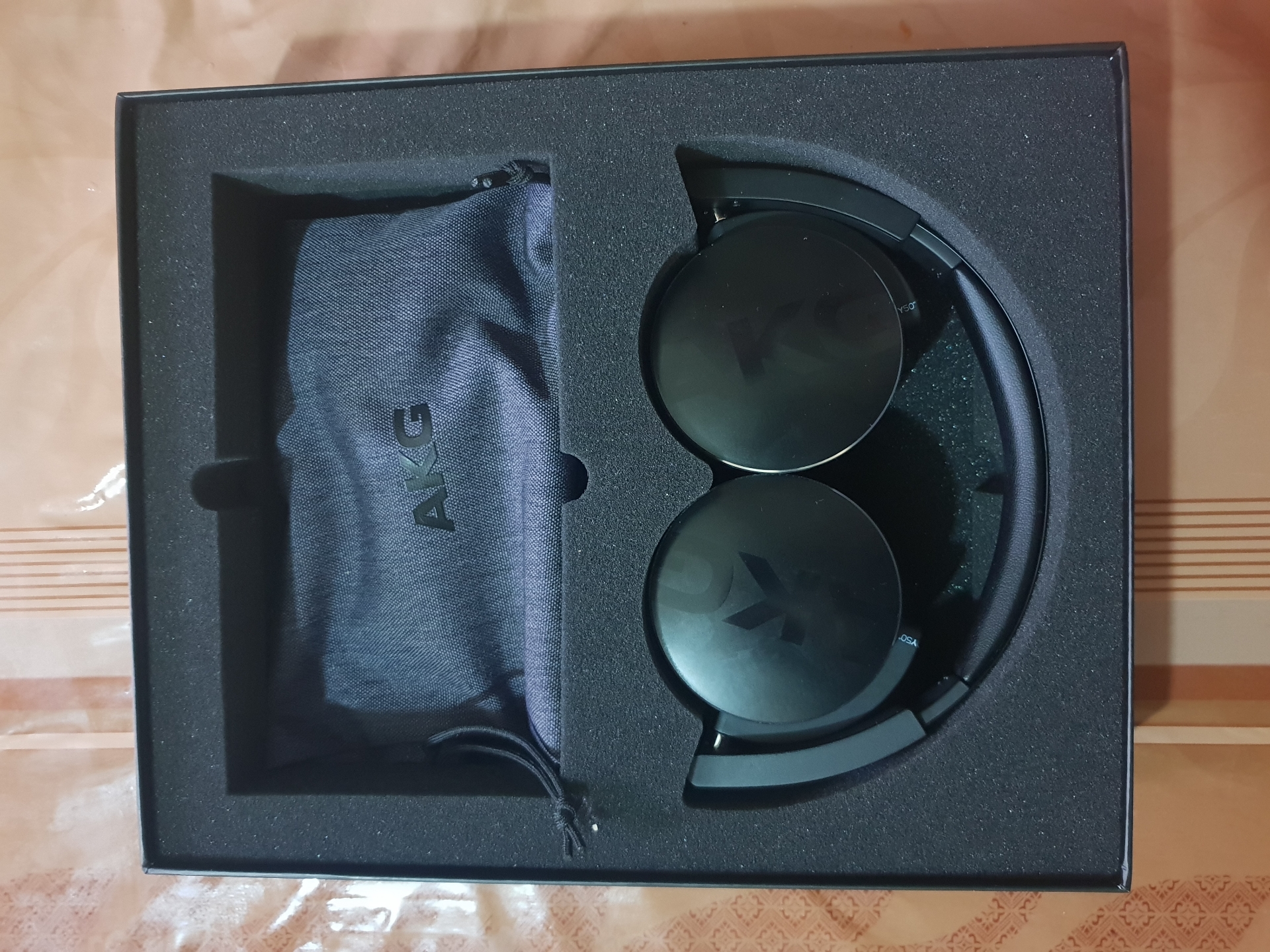للبيع سماعات AKG NOTE 9                                            


	 				لا تنسَ أنك شاهدت هذا الإعلان في عنكبوت            
	 				
                                للبيع سماعات AKG NOTE 9
جديده...