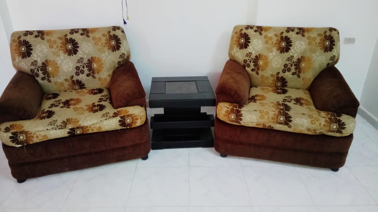 طقم كامل بسعر البلاش                                            


	 				لا تنسَ أنك شاهدت هذا الإعلان في عنكبوت            
	 				
                                ما في اي كسر بحاله جيده 
الزرقاء...