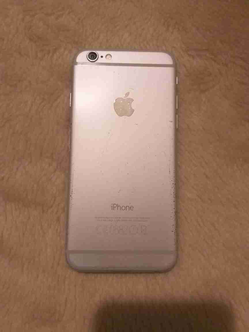 iPhone 6 16GB                                            


	 				لا تنسَ أنك شاهدت هذا الإعلان في عنكبوت            
	 				
                                حالة الجهاز مرفقة بالصور ما فيه اي عطل...