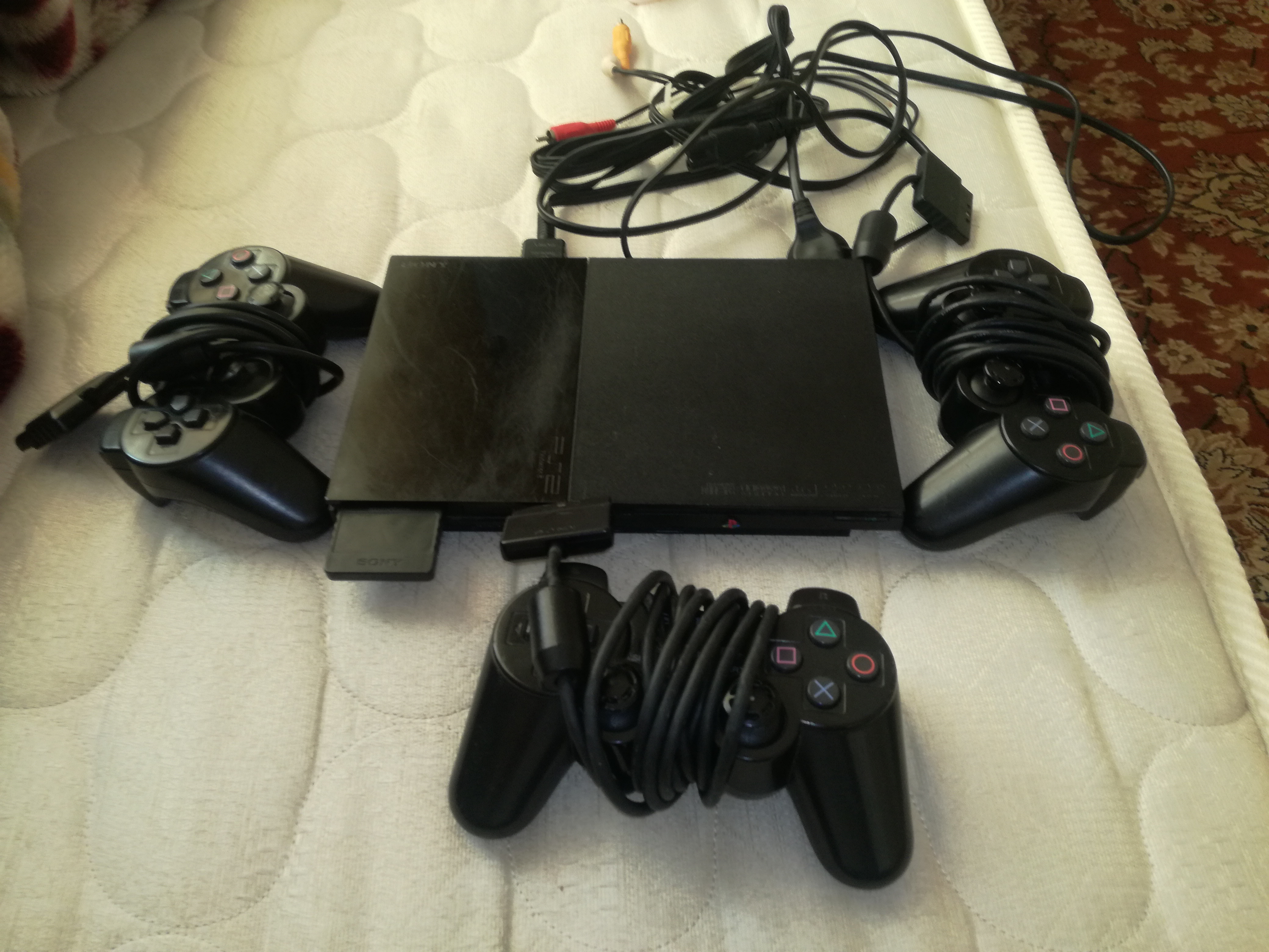 بلاستيشن 2 (ps2) بحالة ممتازة للبيع                                            


	 				لا تنسَ أنك شاهدت هذا الإعلان في عنكبوت            
	 				
                                بسم الله الرحمان...