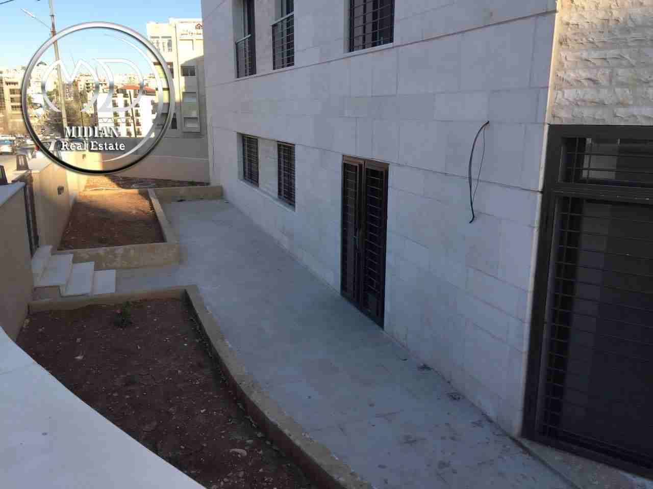 شقه ارضية فارغه للايجار السابع قرب كوزمو مساحه 170م مع ترس وحديقه 120م                                            


	 				لا تنسَ أنك شاهدت هذا الإعلان في عنكبوت...