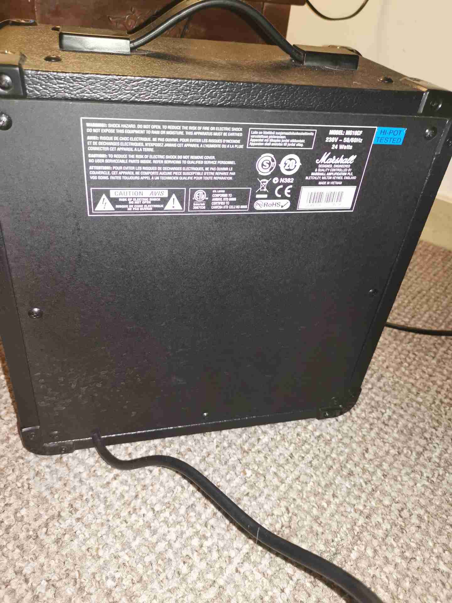 marshall speaker سماعات للجيتار الكهربائي
لا تنسَ أنك شاهدت هذا الإعلان في عنكبوت
سماعات مارش...