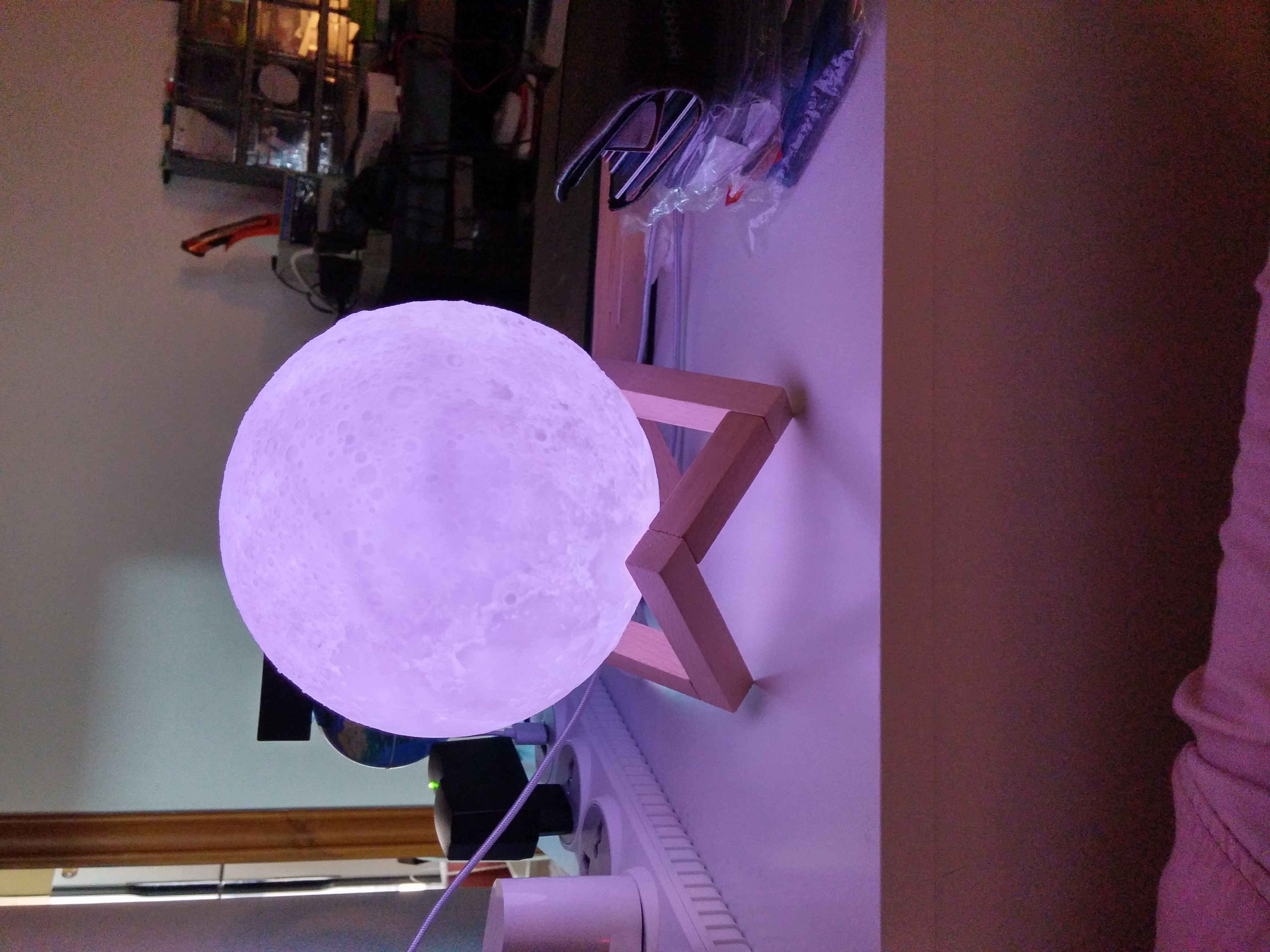 led moon                                            


	 				لا تنسَ أنك شاهدت هذا الإعلان في عنكبوت            
	 				
                                led moon chargeable light dimmer...
