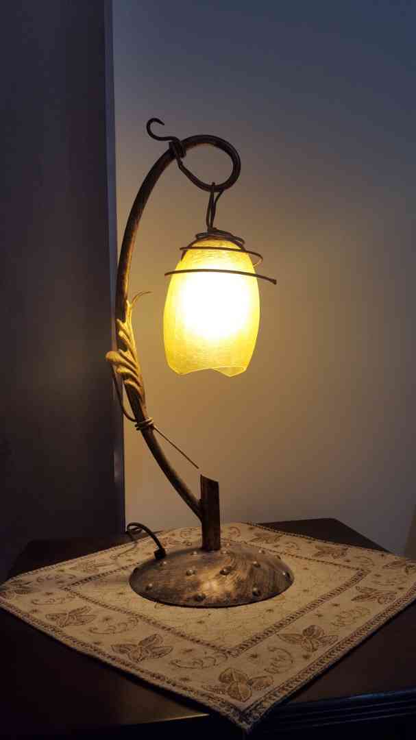 Table Lamp جميل بسعر حلو للبيع
لا تنسَ أنك شاهدت هذا الإعلان في عنكبوت
-تيبل لامب منحوت بطريق...