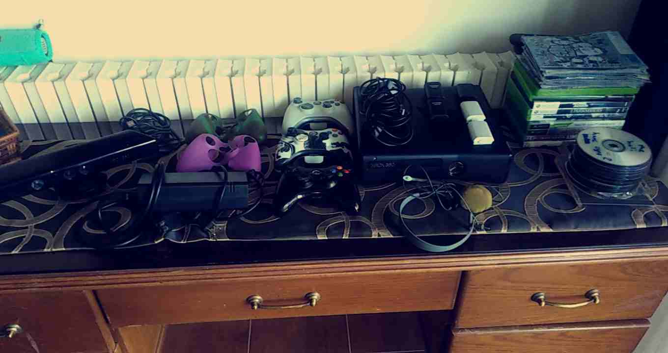 xbox 360 used
لا تنسَ أنك شاهدت هذا الإعلان في عنكبوت
Xbox 360 used with all the cables
3 control...