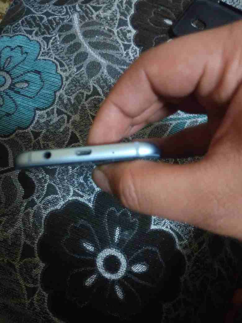 سامسونج j7 pro 64g
لا تنسَ أنك شاهدت هذا الإعلان في عنكبوت
الجهاز غني عن التعريف الجهاز كما هو مو...