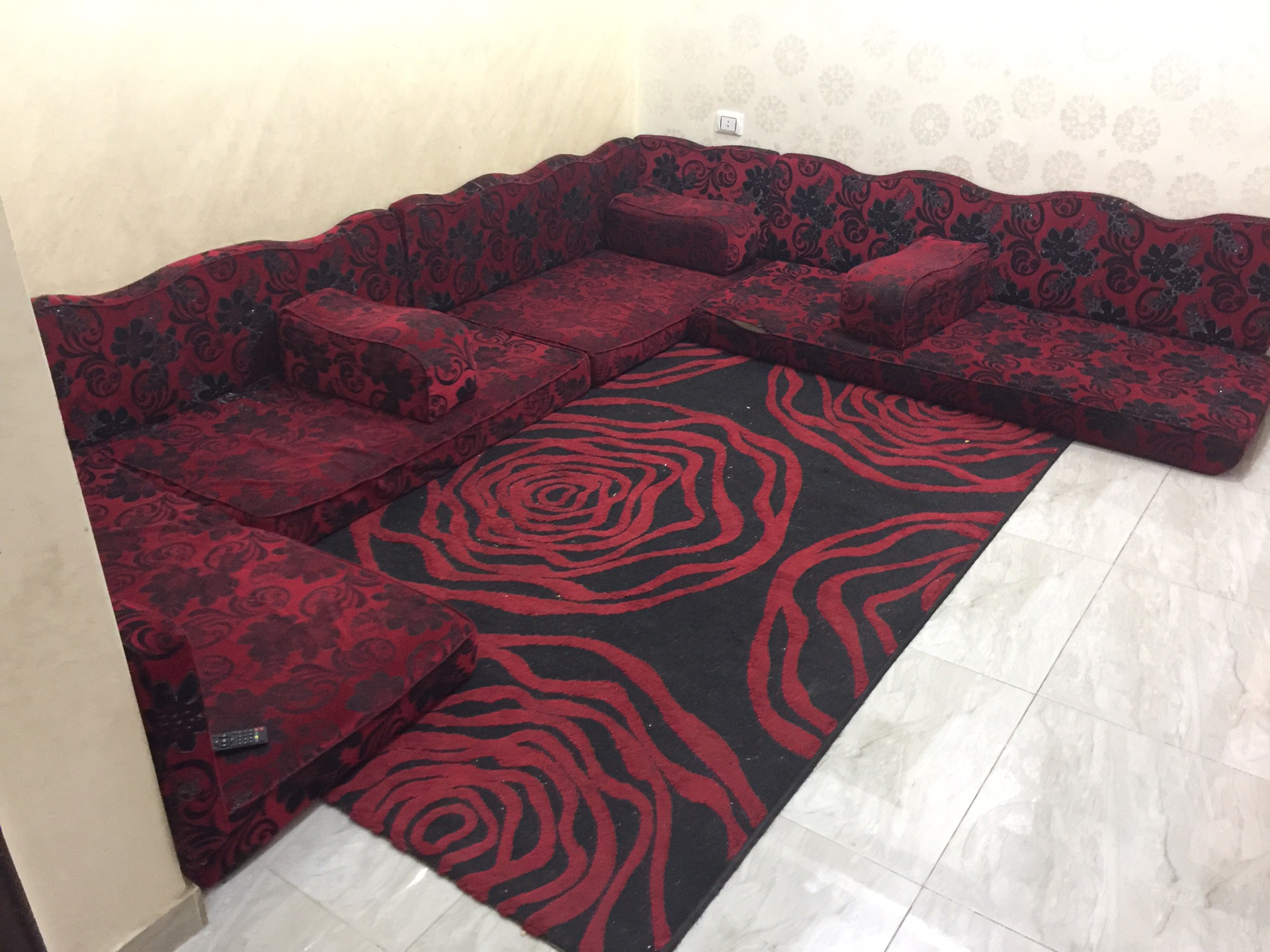 قعده عربي للبيع                                            


	 				لا تنسَ أنك شاهدت هذا الإعلان في عنكبوت            
	 				
                                ماشي حاله اللون كما هو واضح بالصورة...