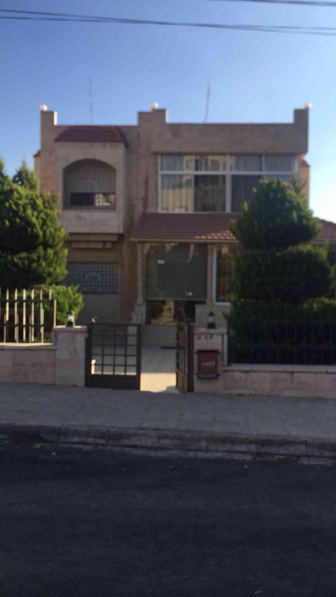 فيلا 550م في خلدا العواجانيه
لا تنسَ أنك شاهدت هذا الإعلان في عنكبوت
خلدا العوجانيه مطله على...