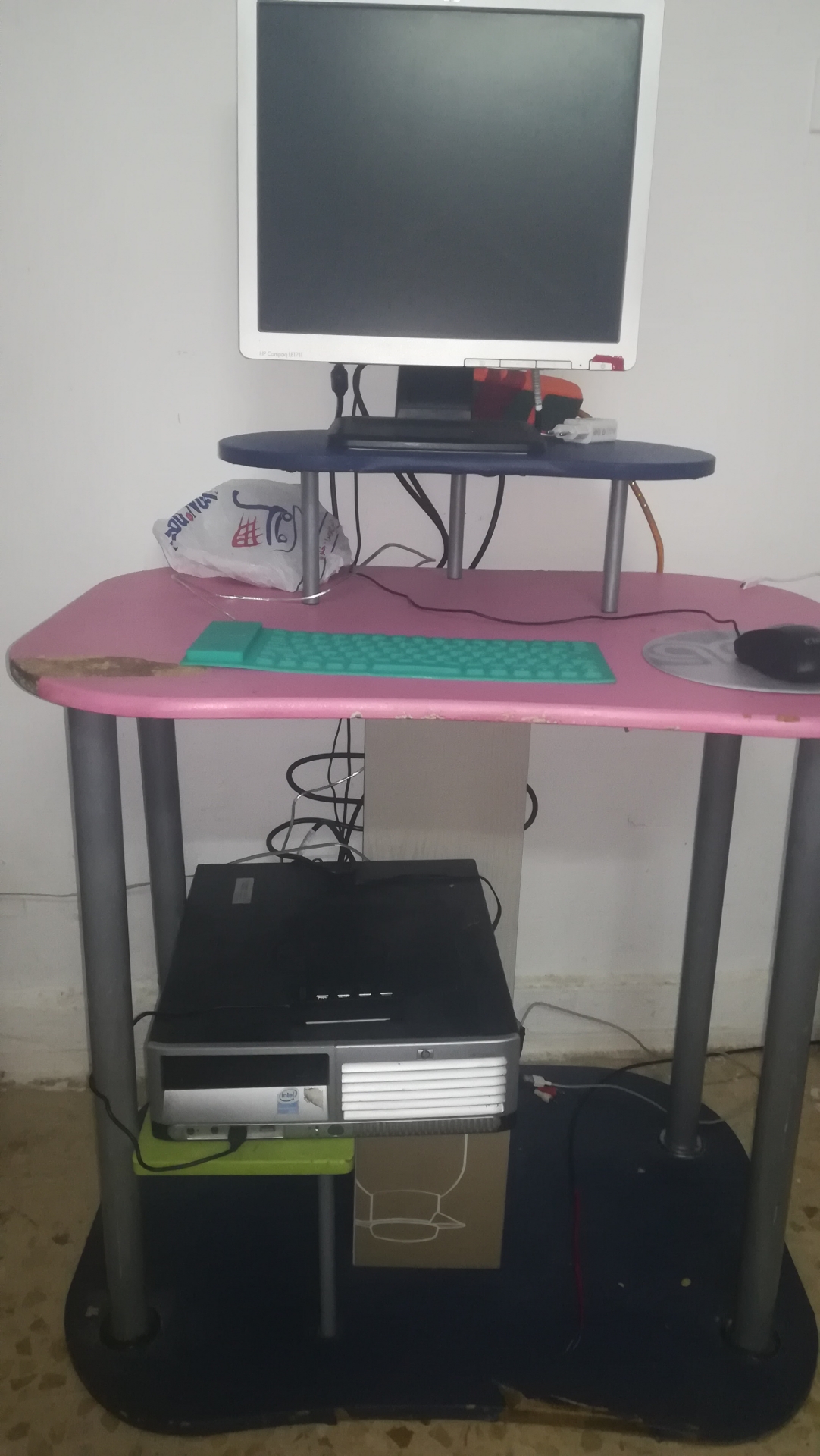 كمبيوتر بنتوم فور ويندز 7
لا تنسَ أنك شاهدت هذا الإعلان في عنكبوت
الجهاز نوع اتش بي ثقيل وموا...