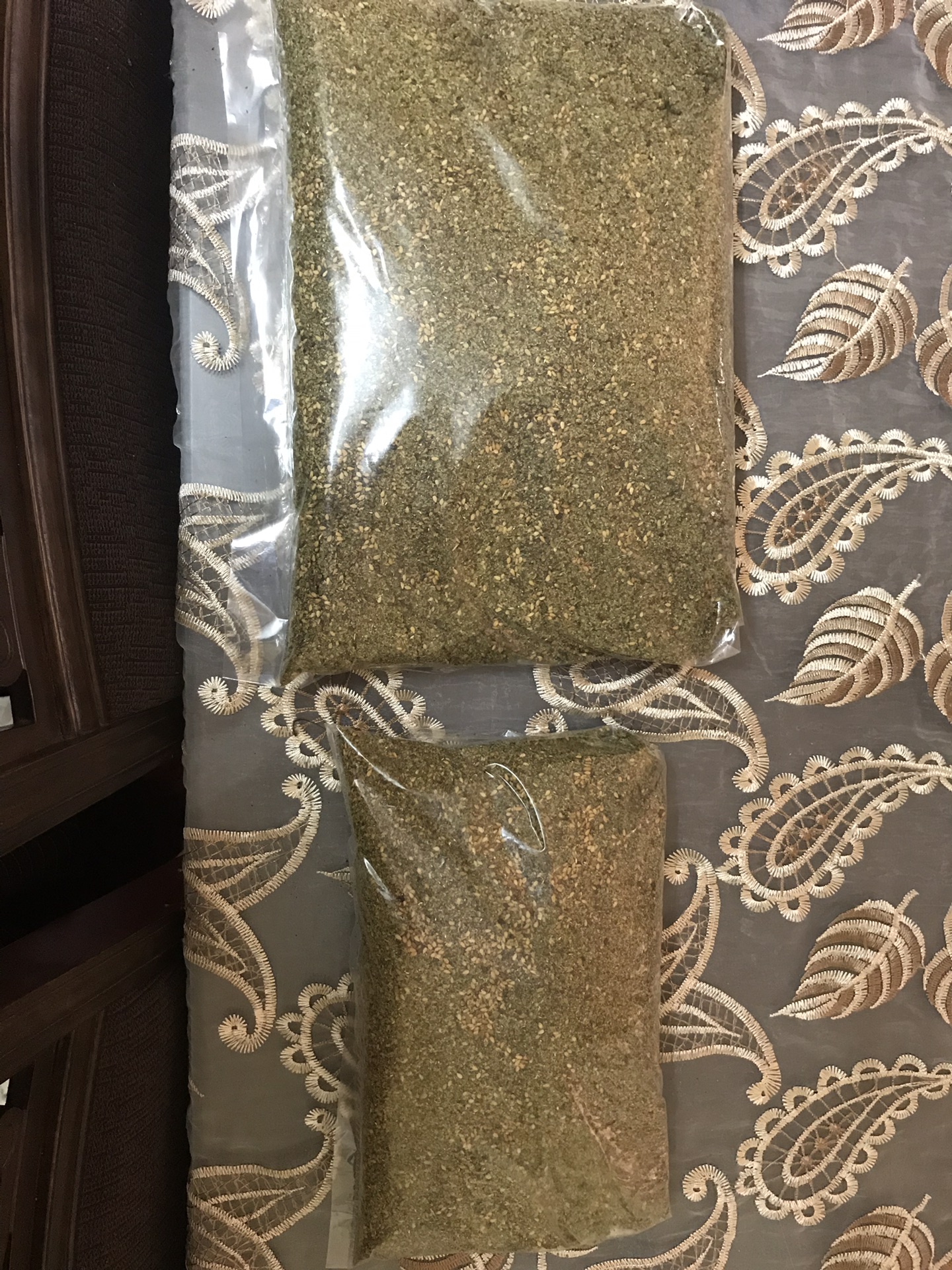 زيت ومقدوس للبيع
لا تنسَ أنك شاهدت هذا الإعلان في عنكبوت
كيلو المقدوس البلدي بجوز وشطة وفليفل...