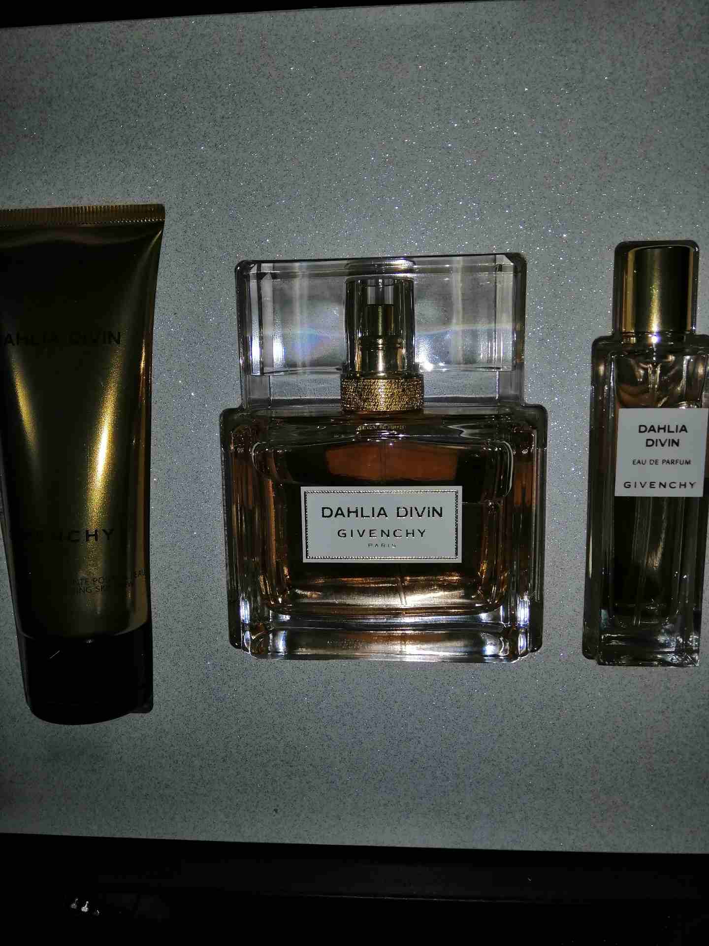 عطر جفنجي جديد غير مستعمل
لا تنسَ أنك شاهدت هذا الإعلان في عنكبوت
عطر نسائي غير مستعمل جديد بقيمة...