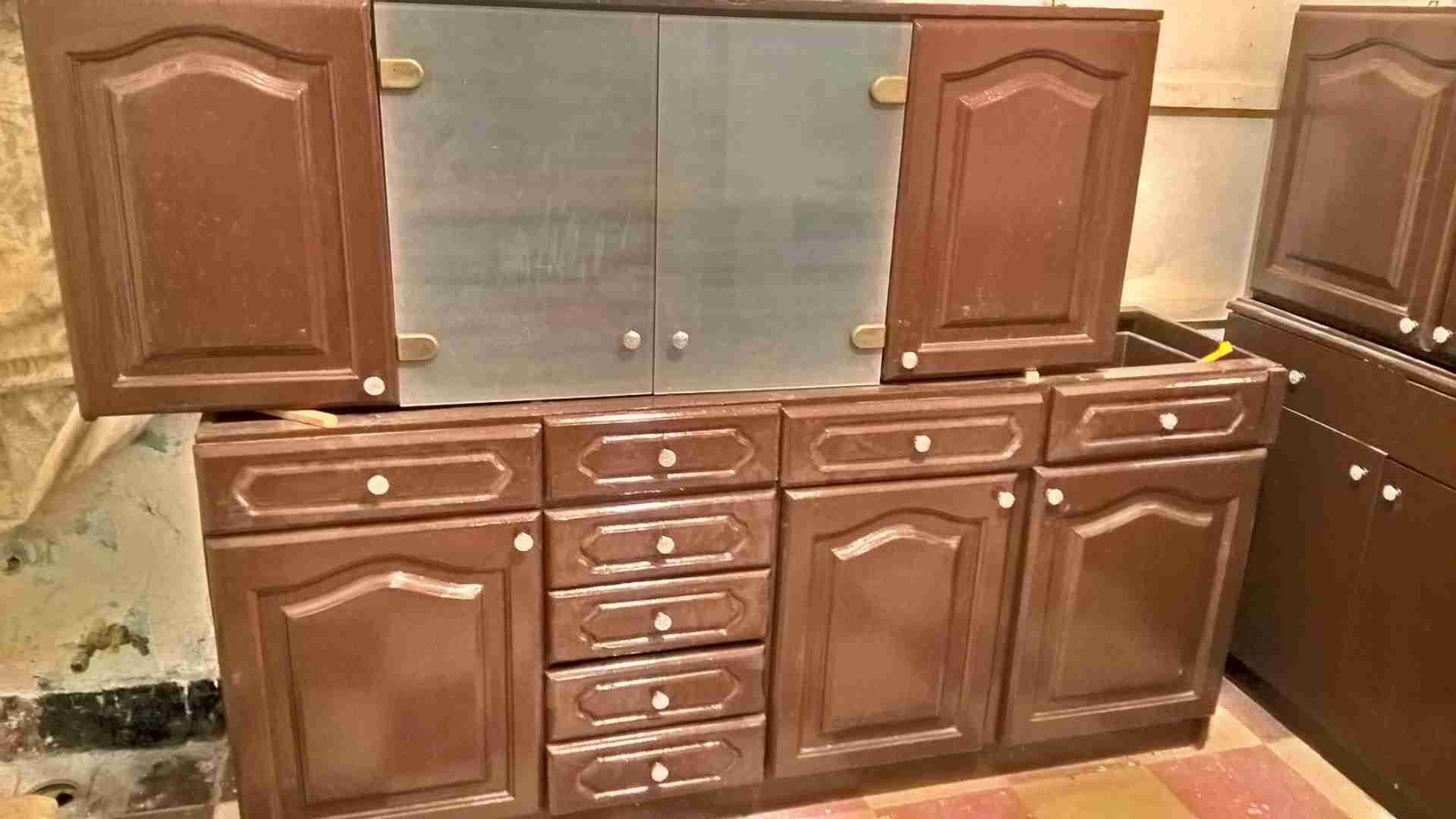 مطبخ خشب 190 سم.                                            


	 				لا تنسَ أنك شاهدت هذا الإعلان في عنكبوت            
	 				
                                مطبخ قطعتين ، درف و أدراج ، خشب كونت...