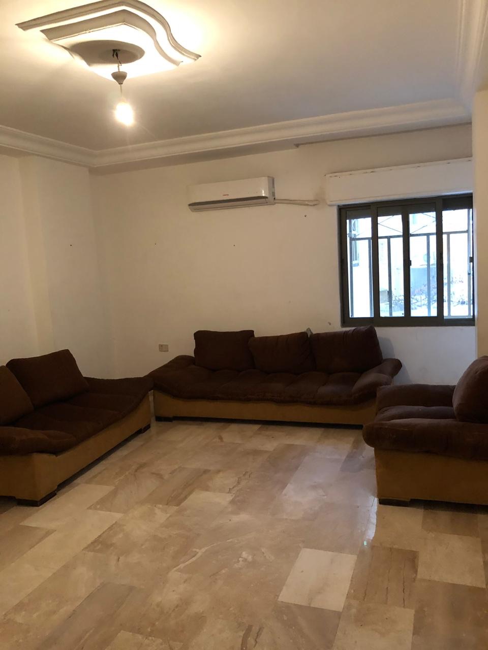 كنب للبيع                                            


	 				لا تنسَ أنك شاهدت هذا الإعلان في عنكبوت            
	 				
                                الكنب بحالة جيدة جداً .
المكان مرج الحمام...
