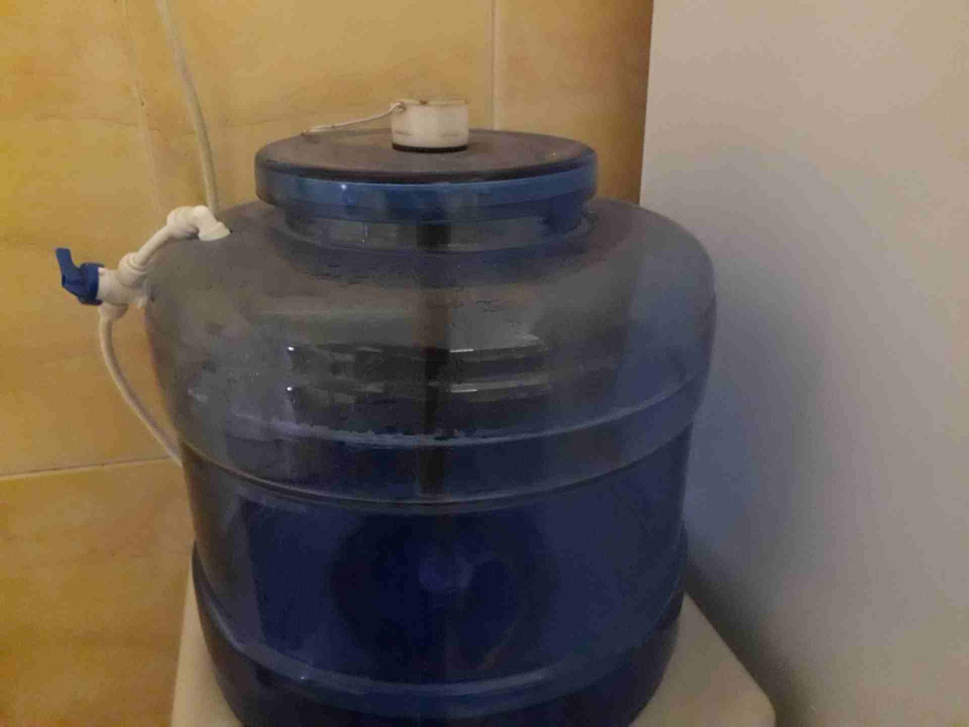 قارورة زجاج ..كولر                                            


	 				لا تنسَ أنك شاهدت هذا الإعلان في عنكبوت            
	 				
                            يوجد قارورة زجاج  للبيع  بحاله جيده..م...